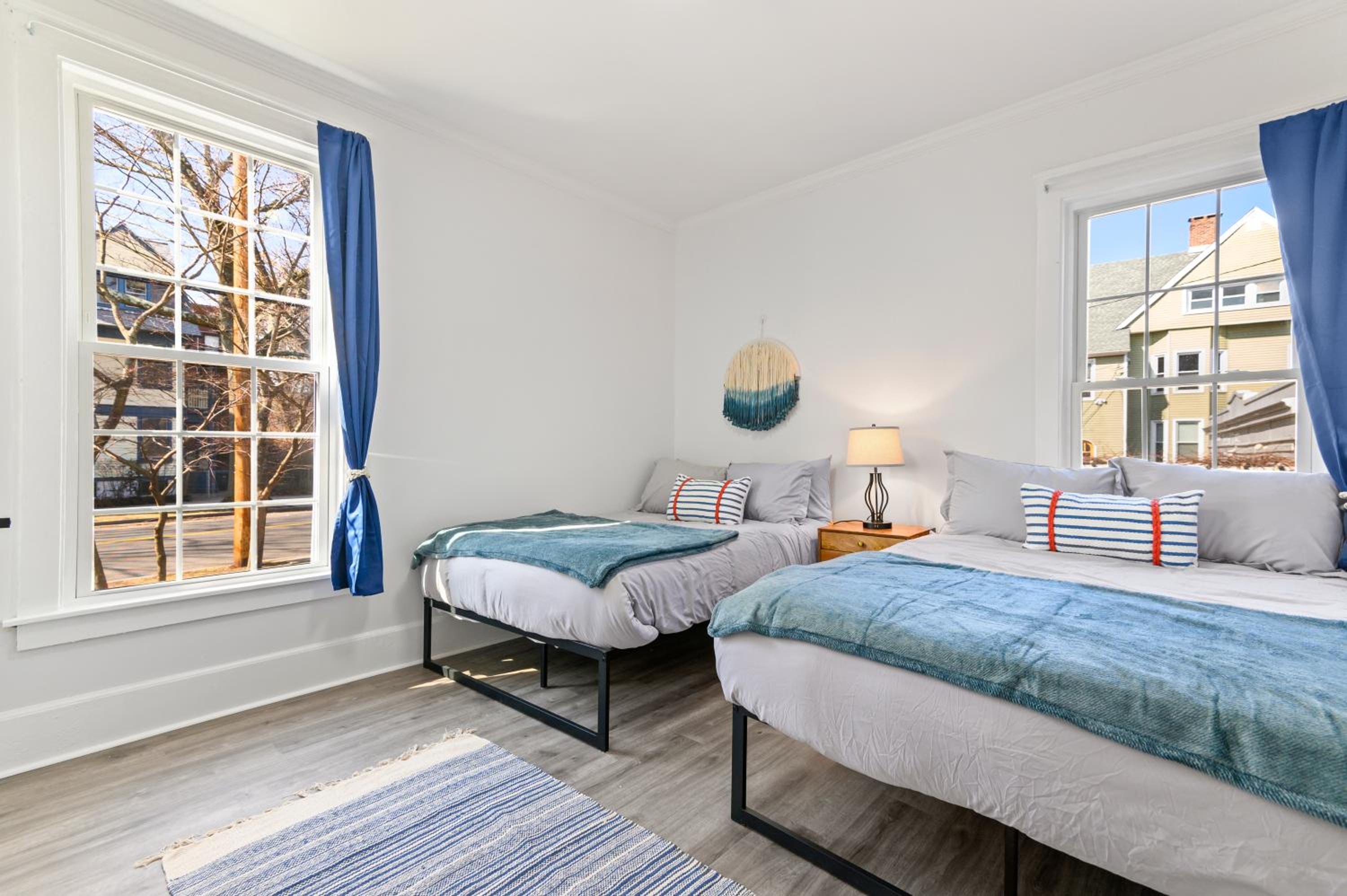 Three-Bedroom Apartment - Photo 9