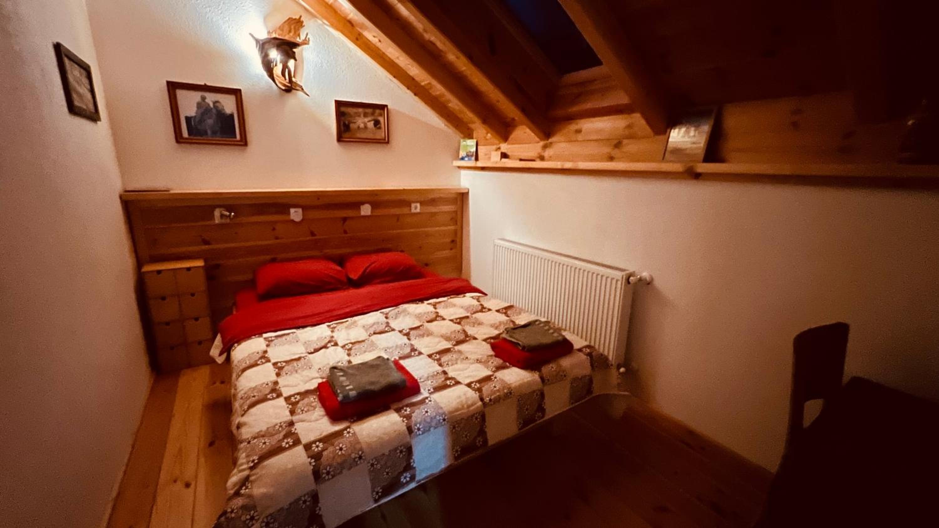 Deluxe Double Room - Photo 12