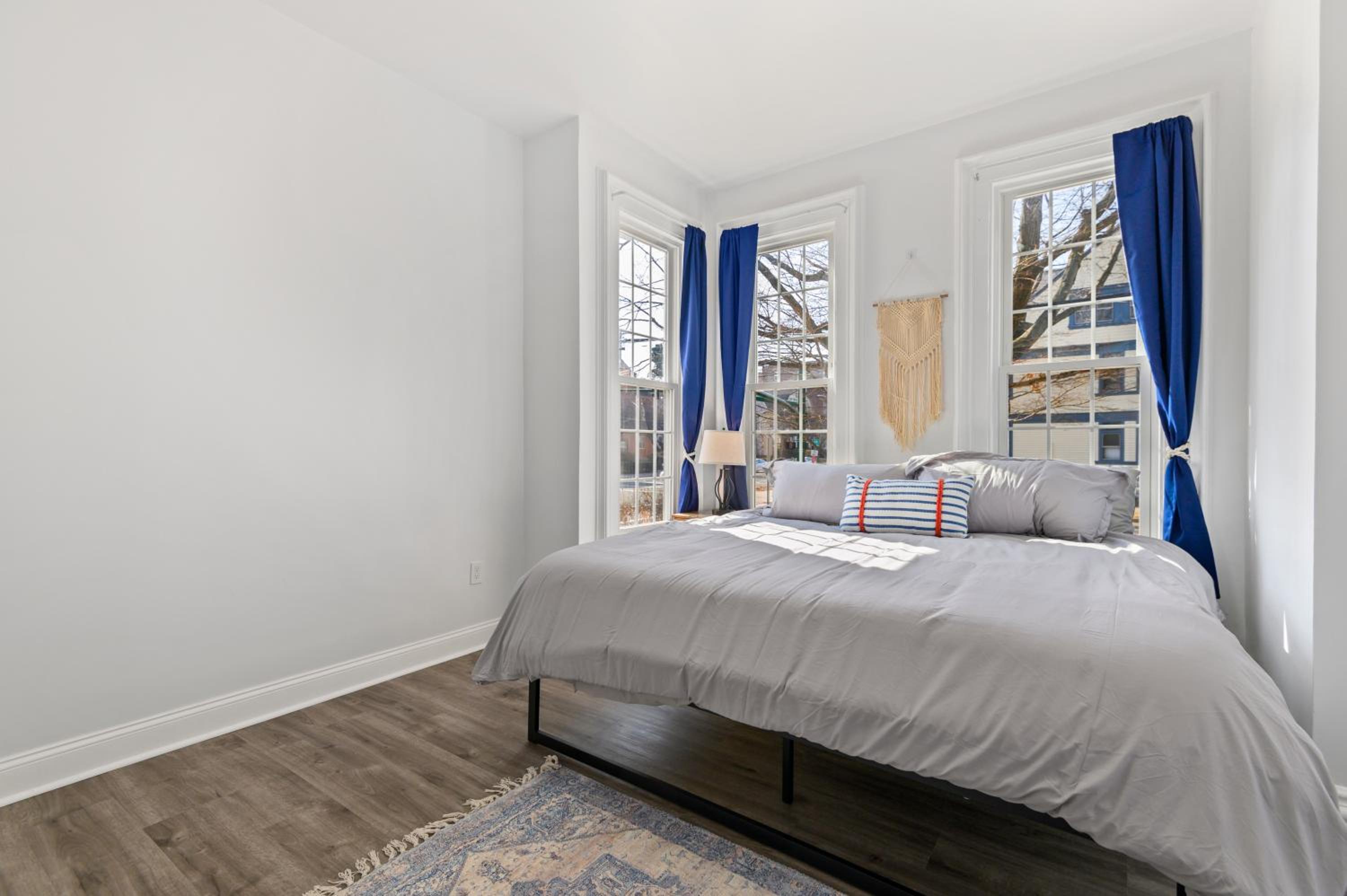 Three-Bedroom Apartment - Photo 15