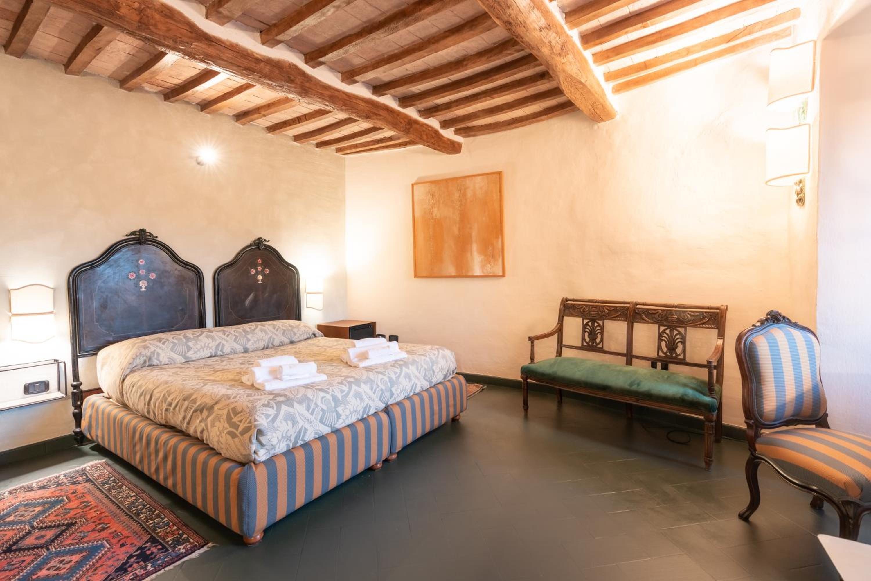 Triple Room - Photo 15