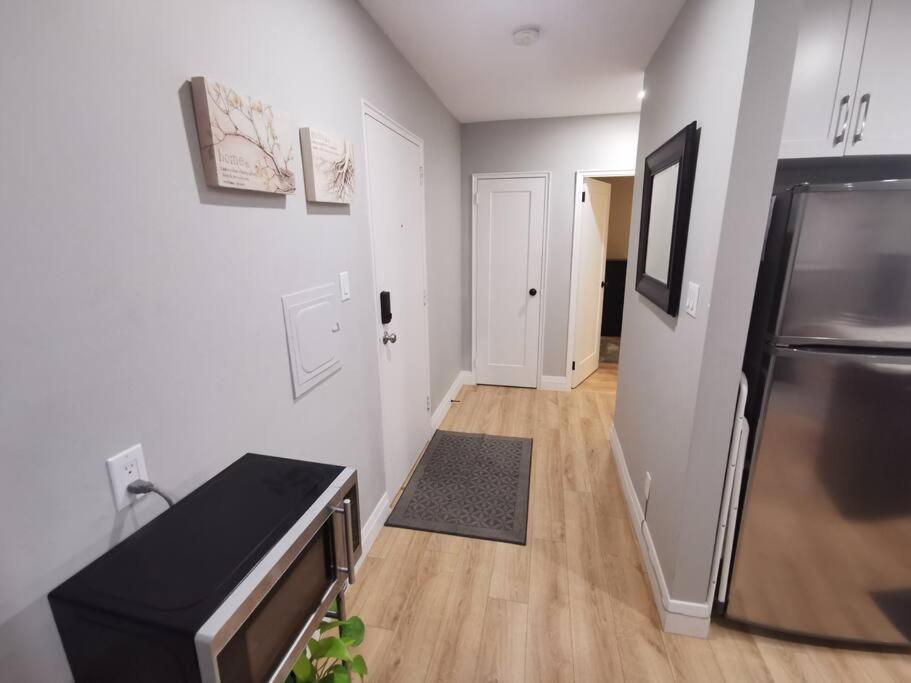 One-Bedroom Apartment photo 3
