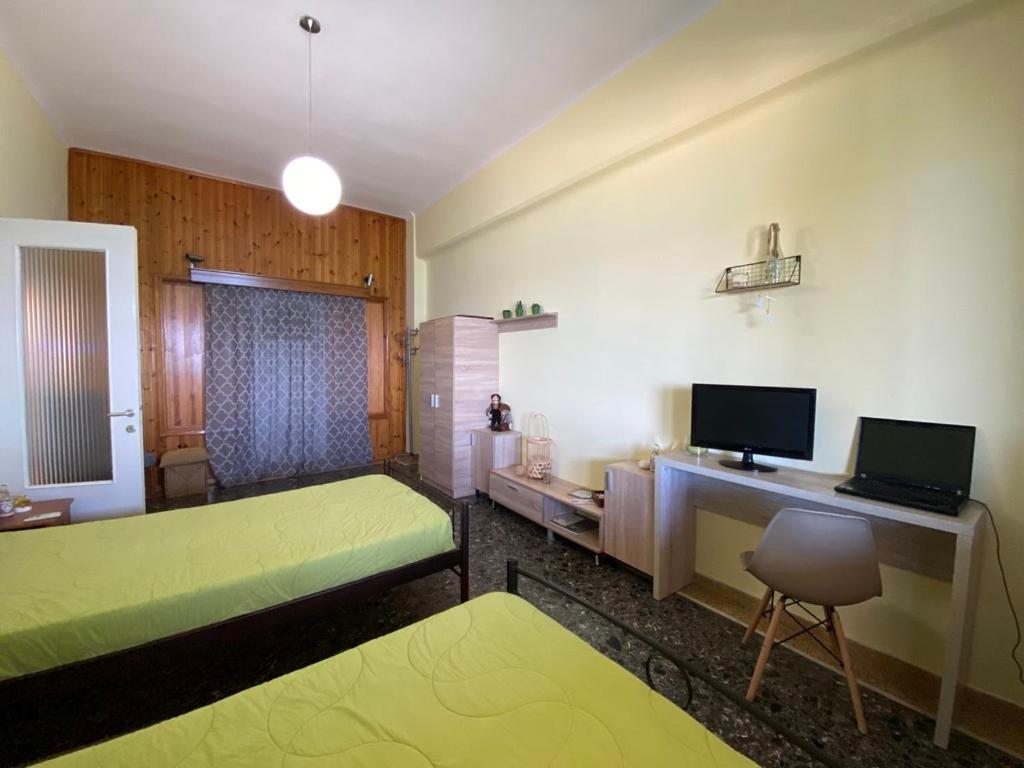 Two-Bedroom Apartment - Photo 8