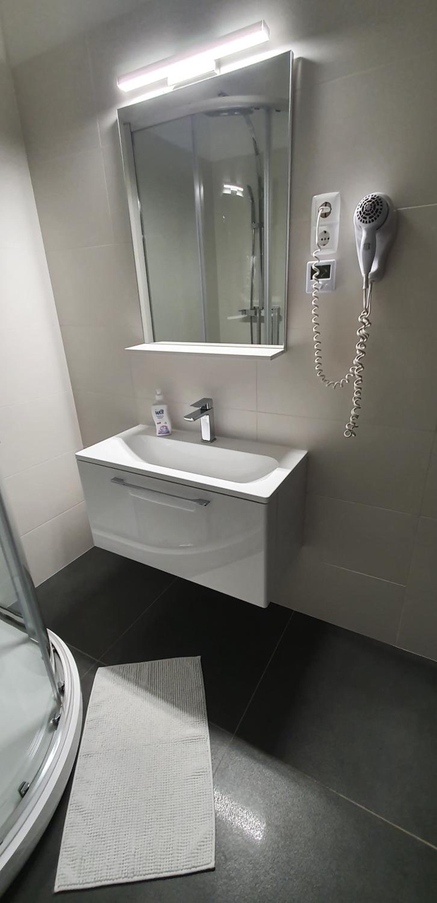 Triple Room - Photo 8