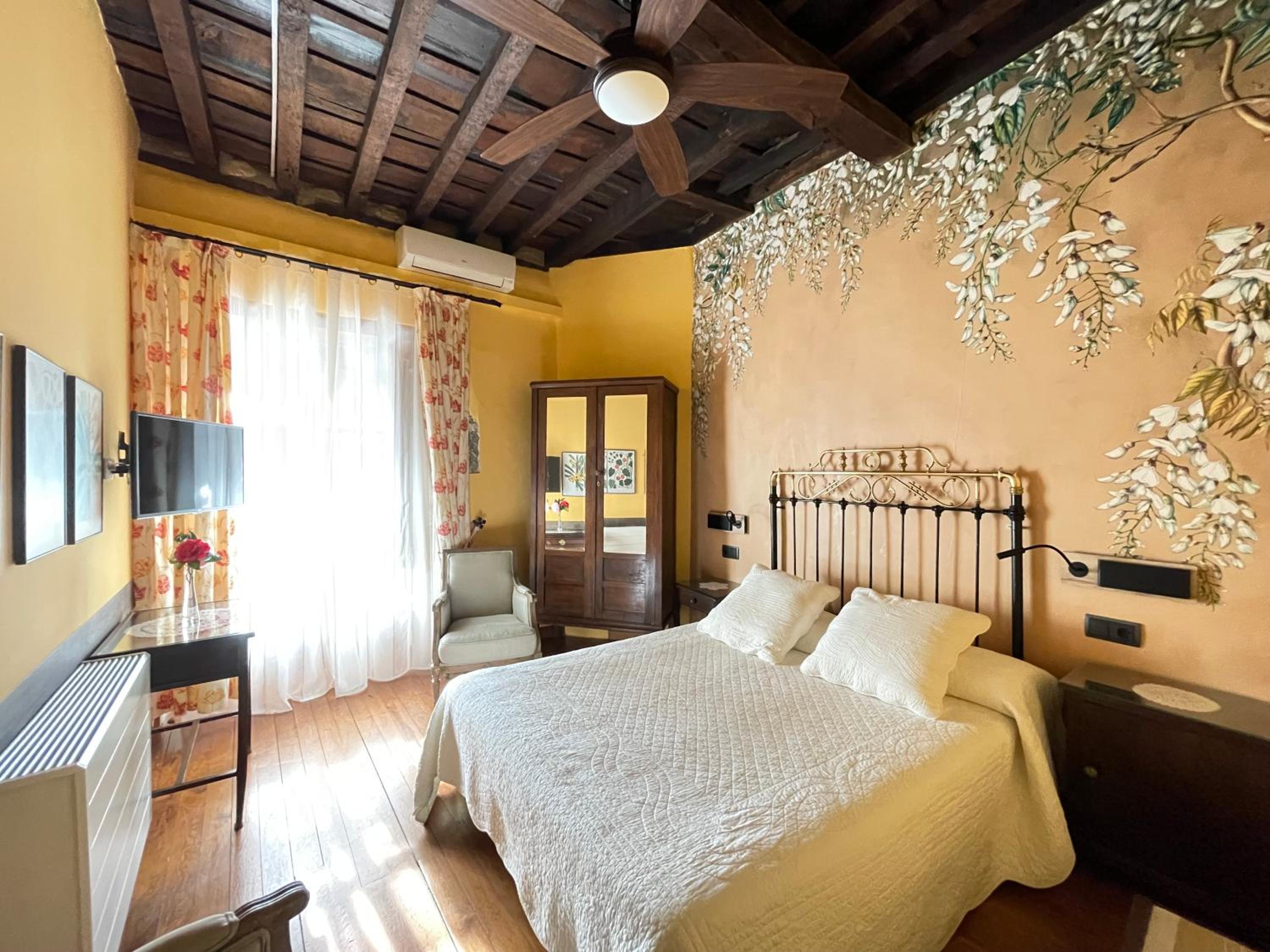 Standard Double Room - Photo 1