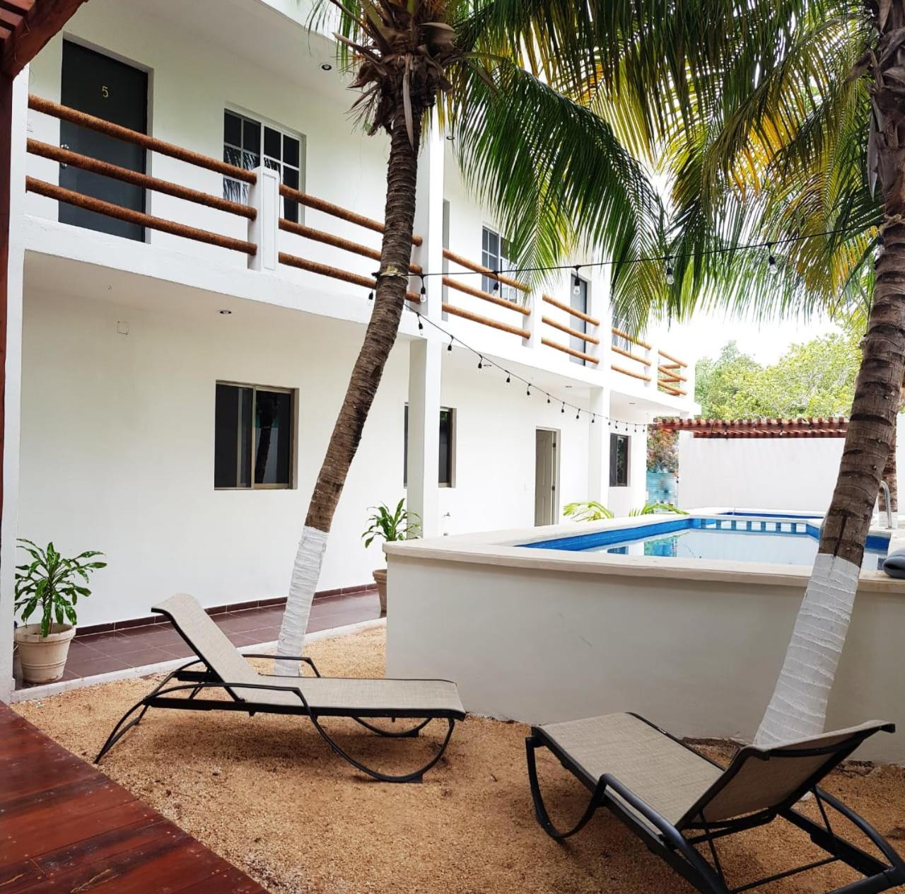Apartment with Pool View  - Photo 2