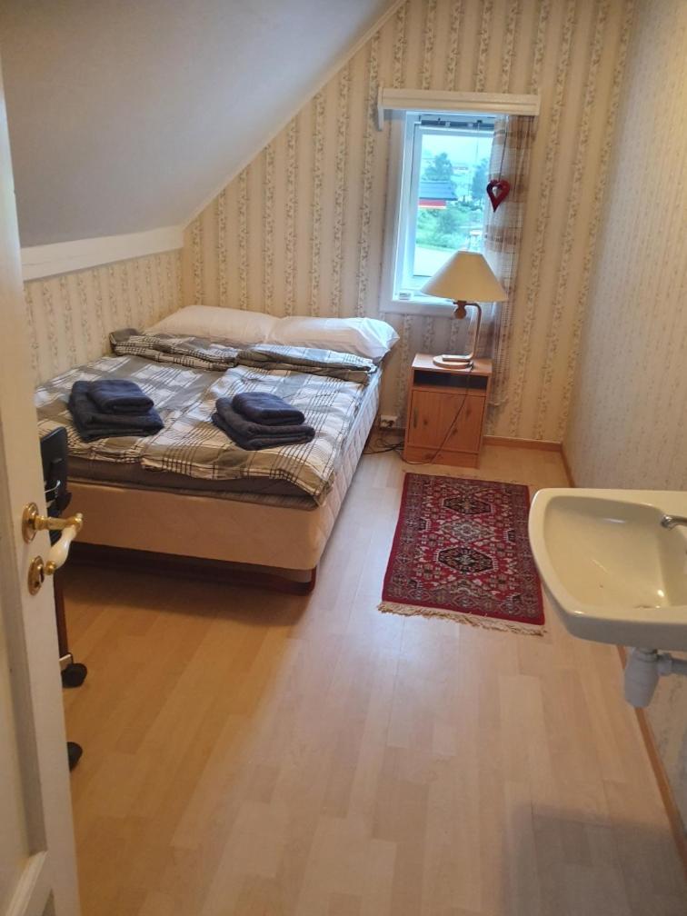Four-Bedroom House photo 3
