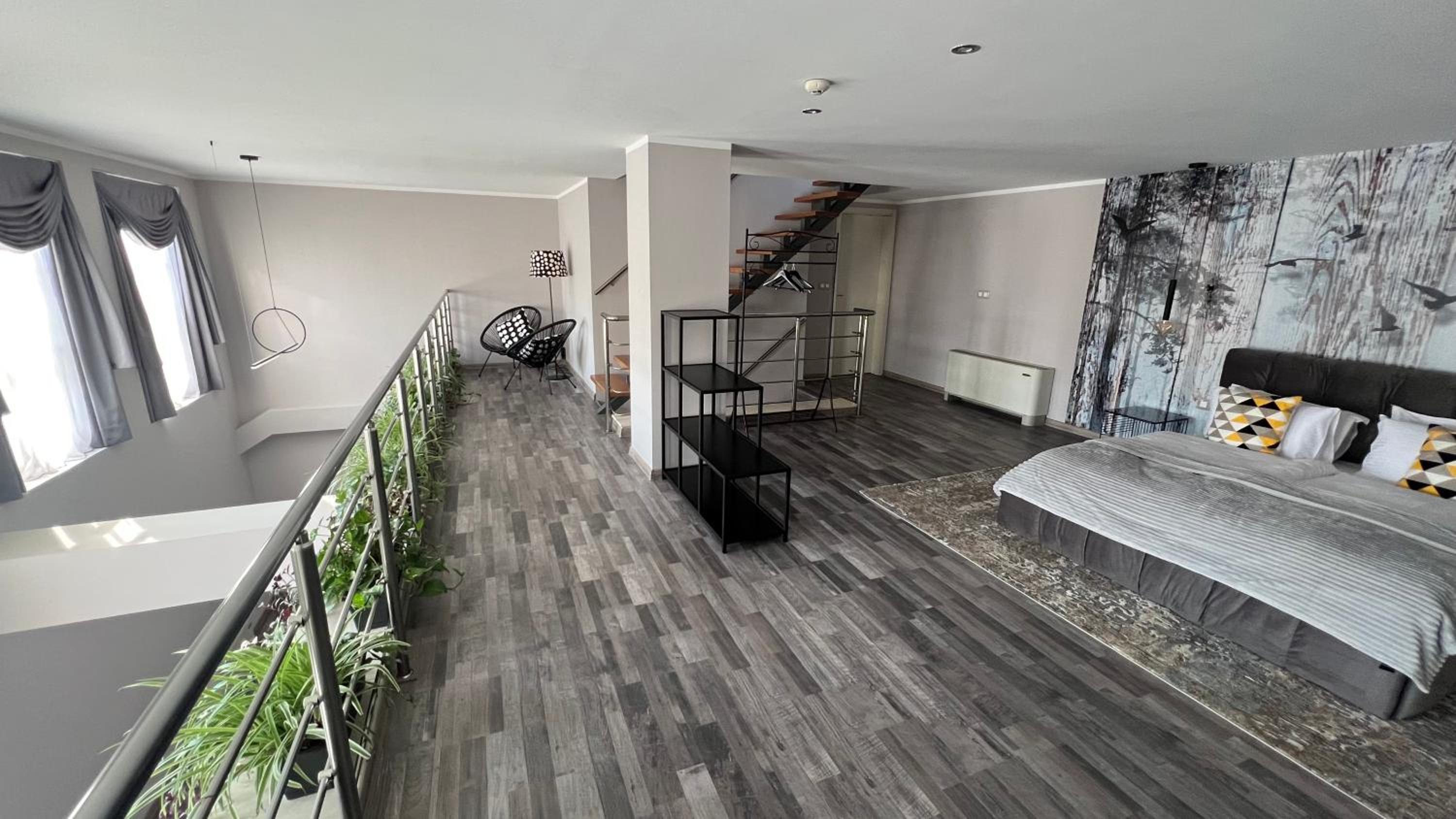 Superior King Suite - Photo 18