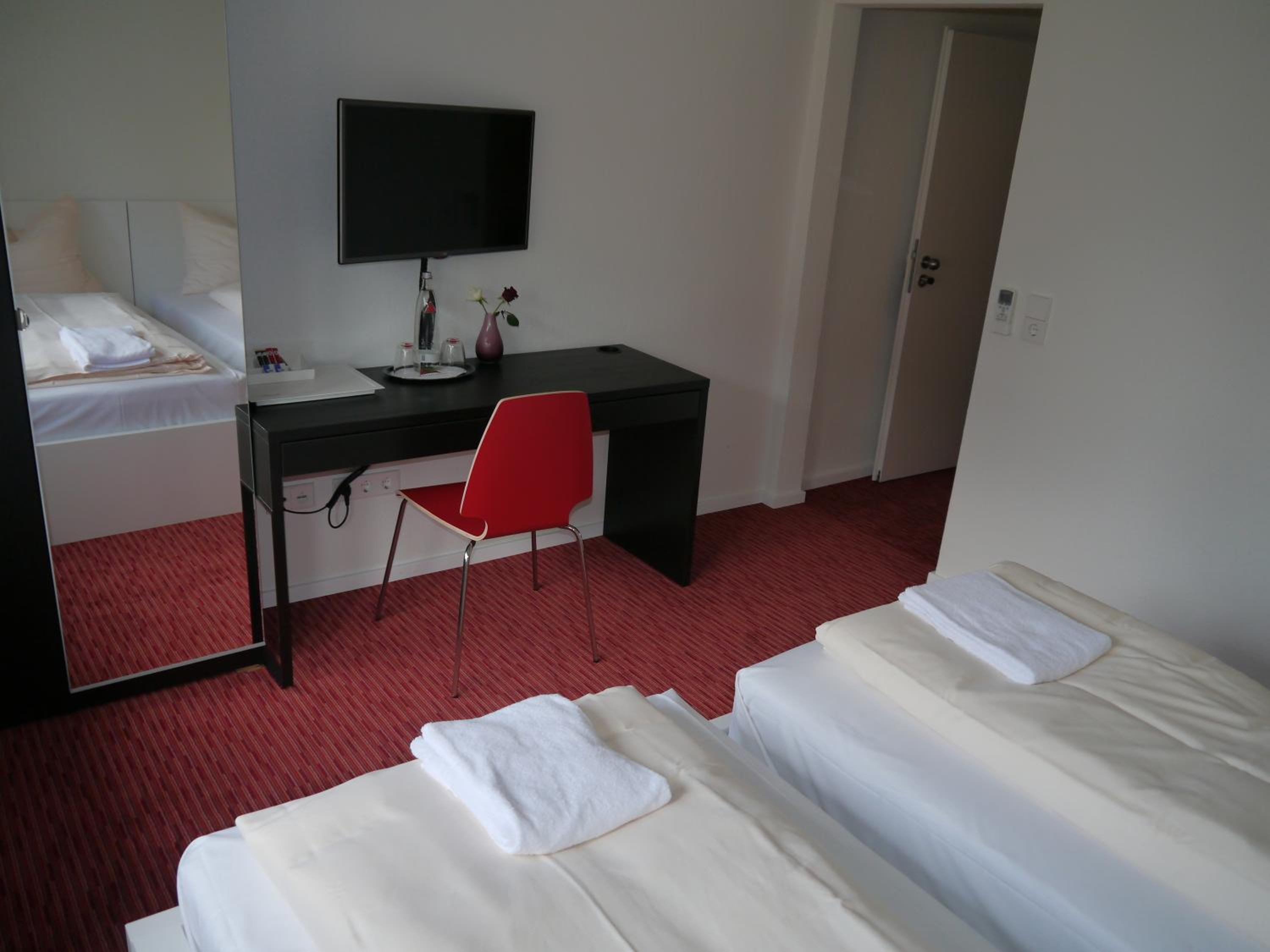 Double Room - Photo 7