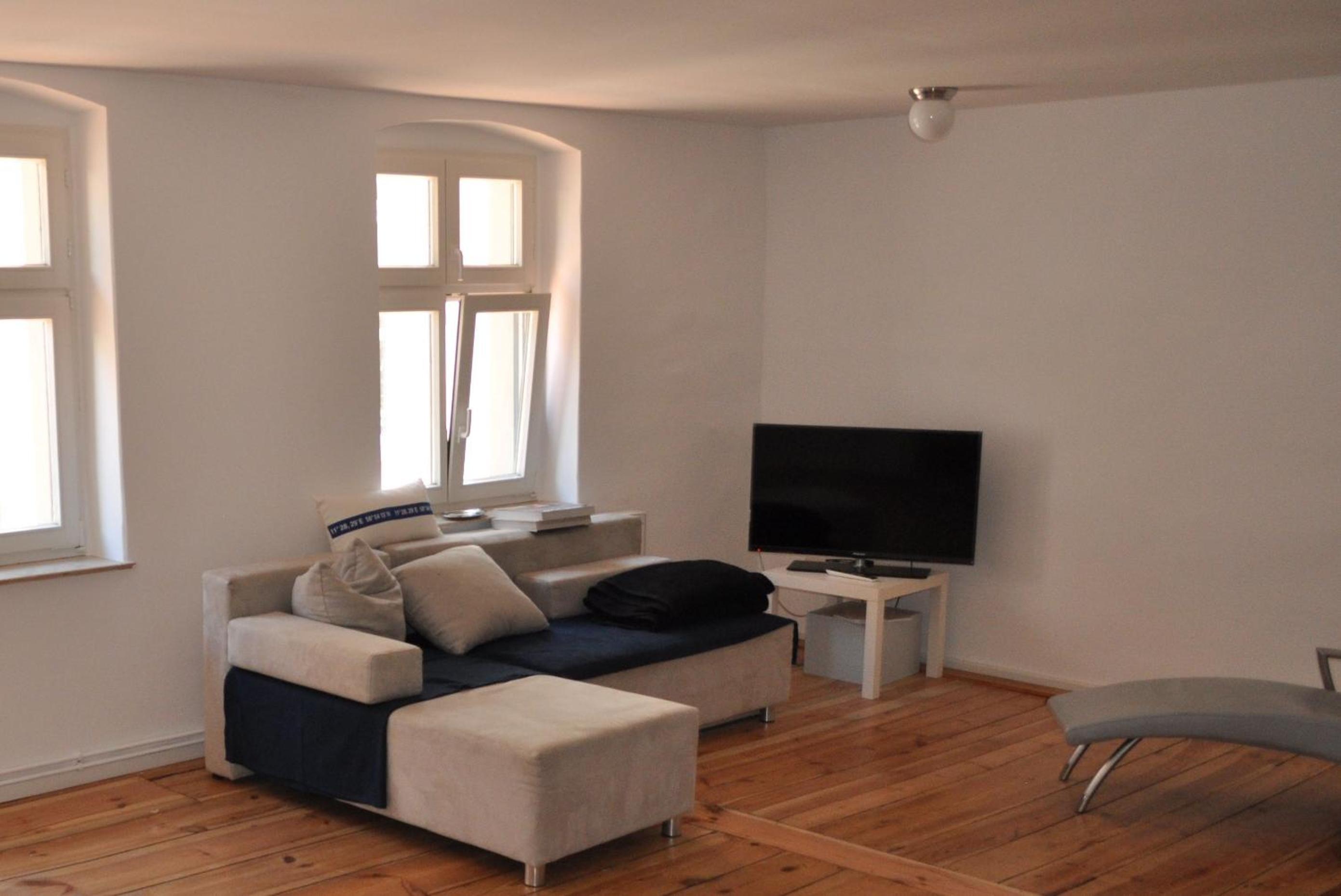 Studio Apartment photo 1