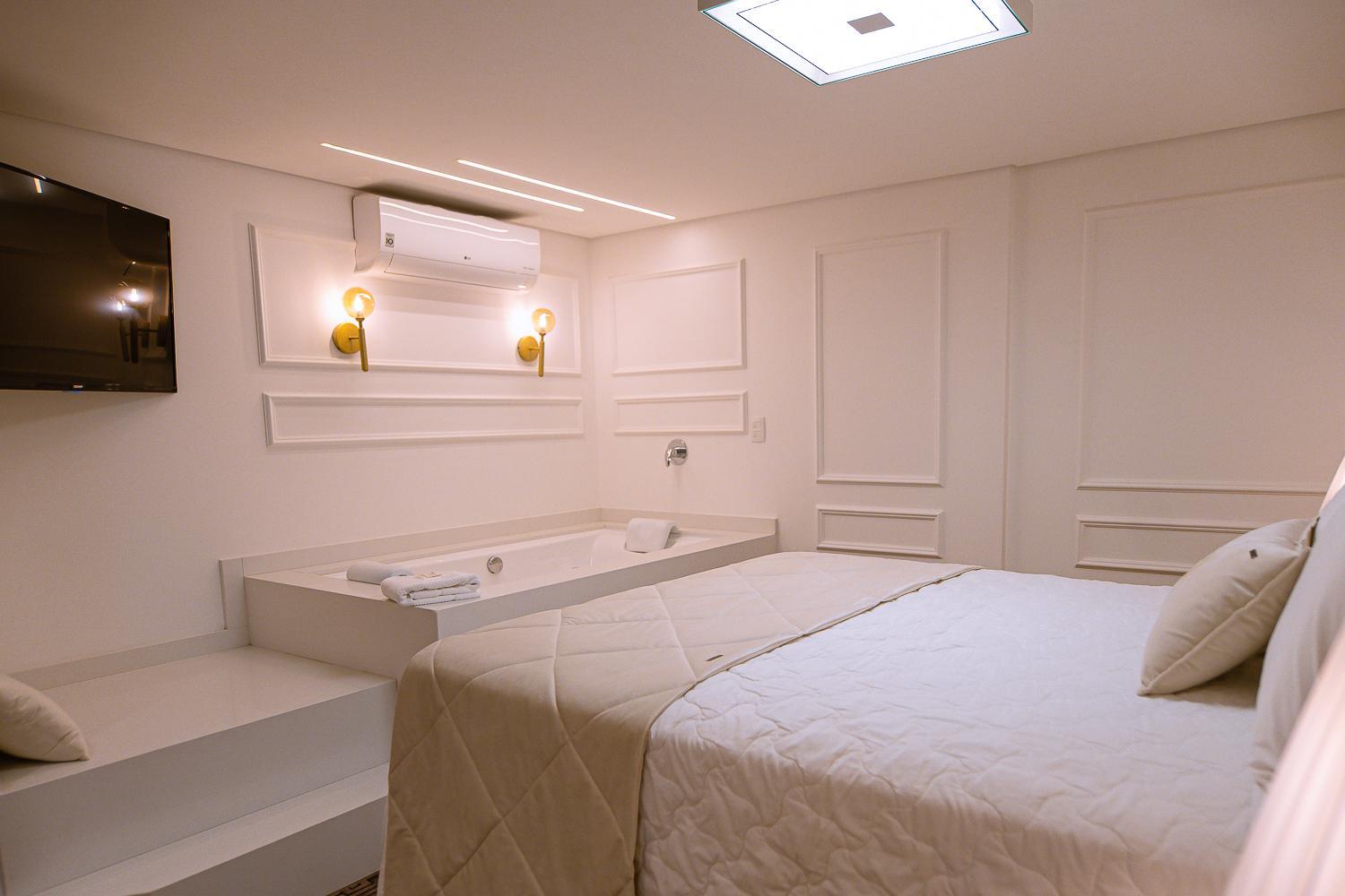 Studio with Spa Bath