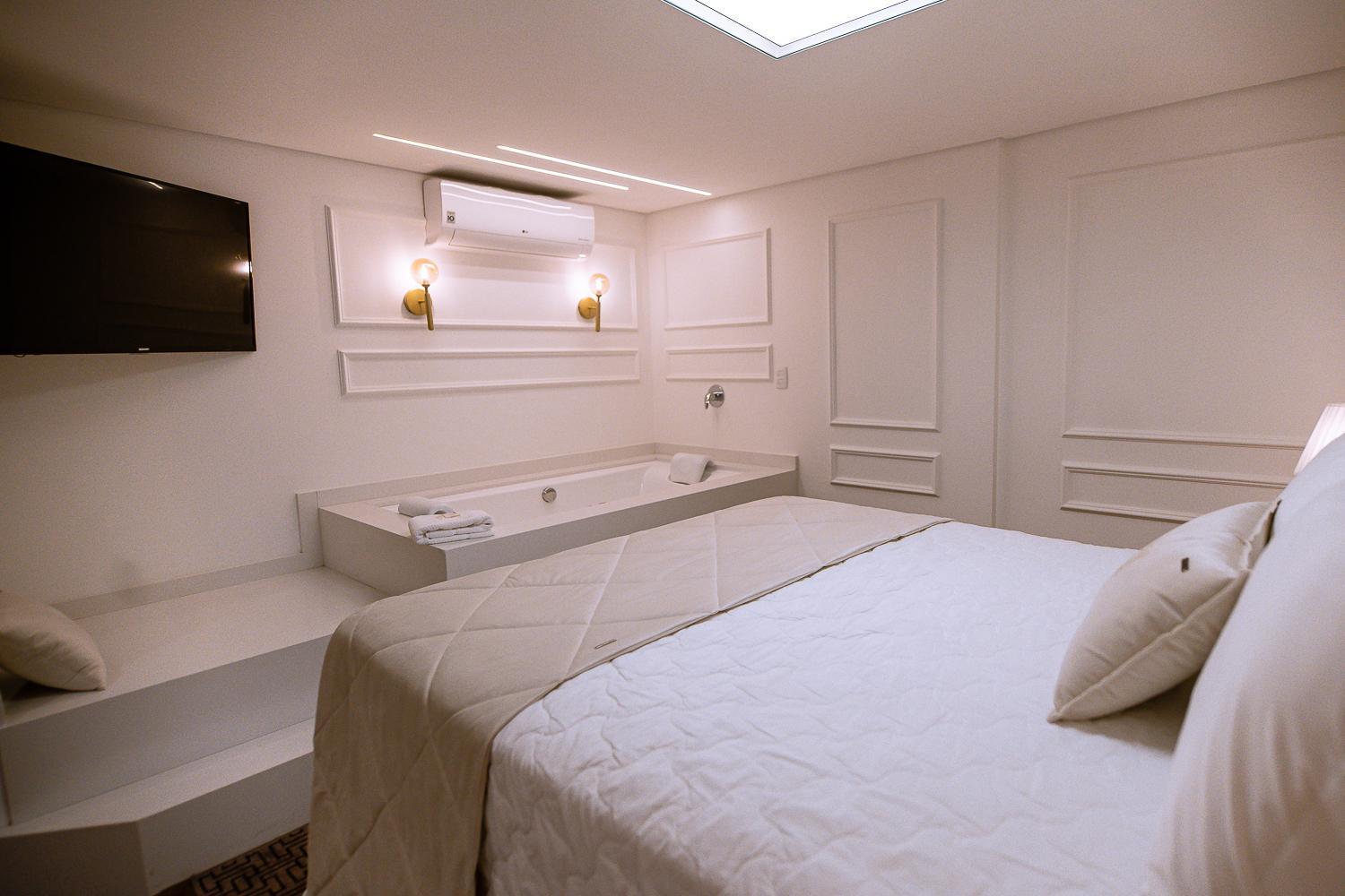 Studio with Spa Bath