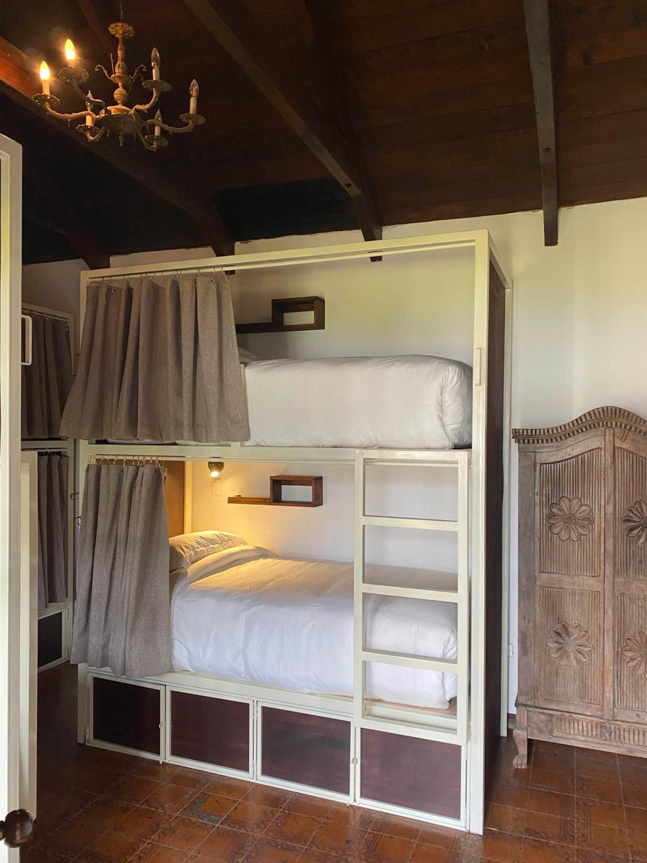 Bed in 6-Bed Female Dormitory Room photo 3