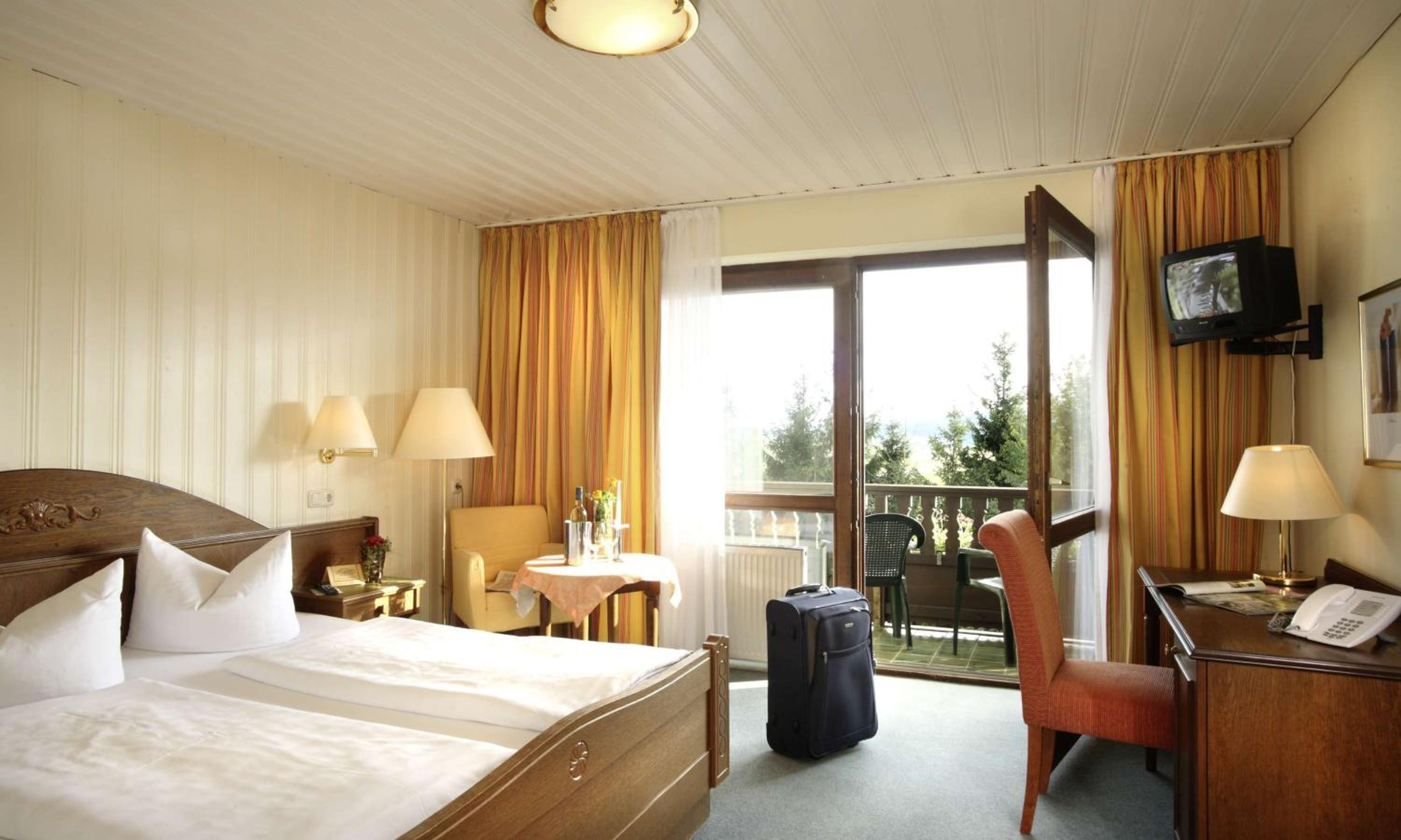 Standard Double Room - Photo 3