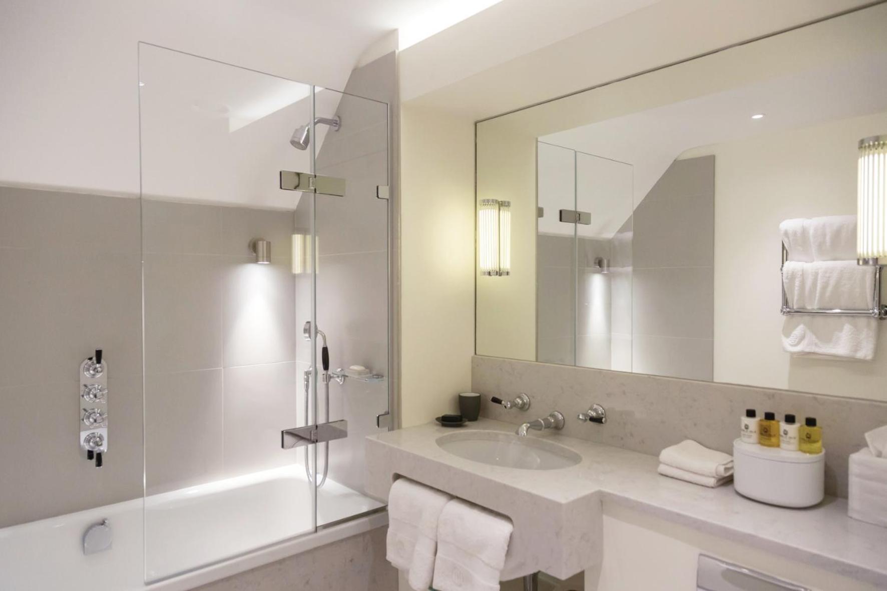 Superior Deluxe Double Room  - Photo 4