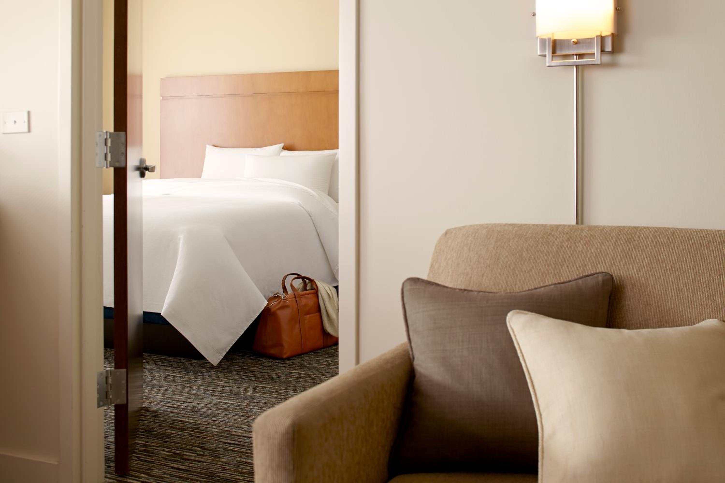 One-Bedroom Suite - Photo 1