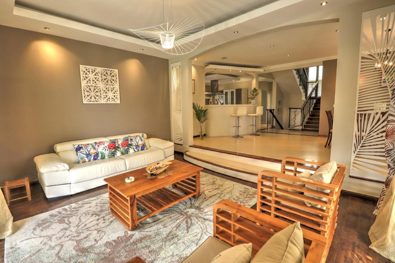 Three-Bedroom Villa photo 1