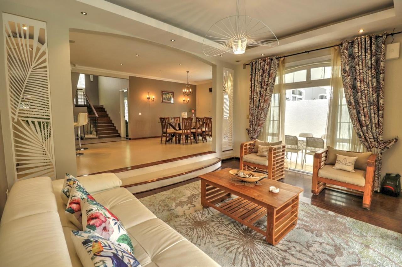 Three-Bedroom Villa photo 2