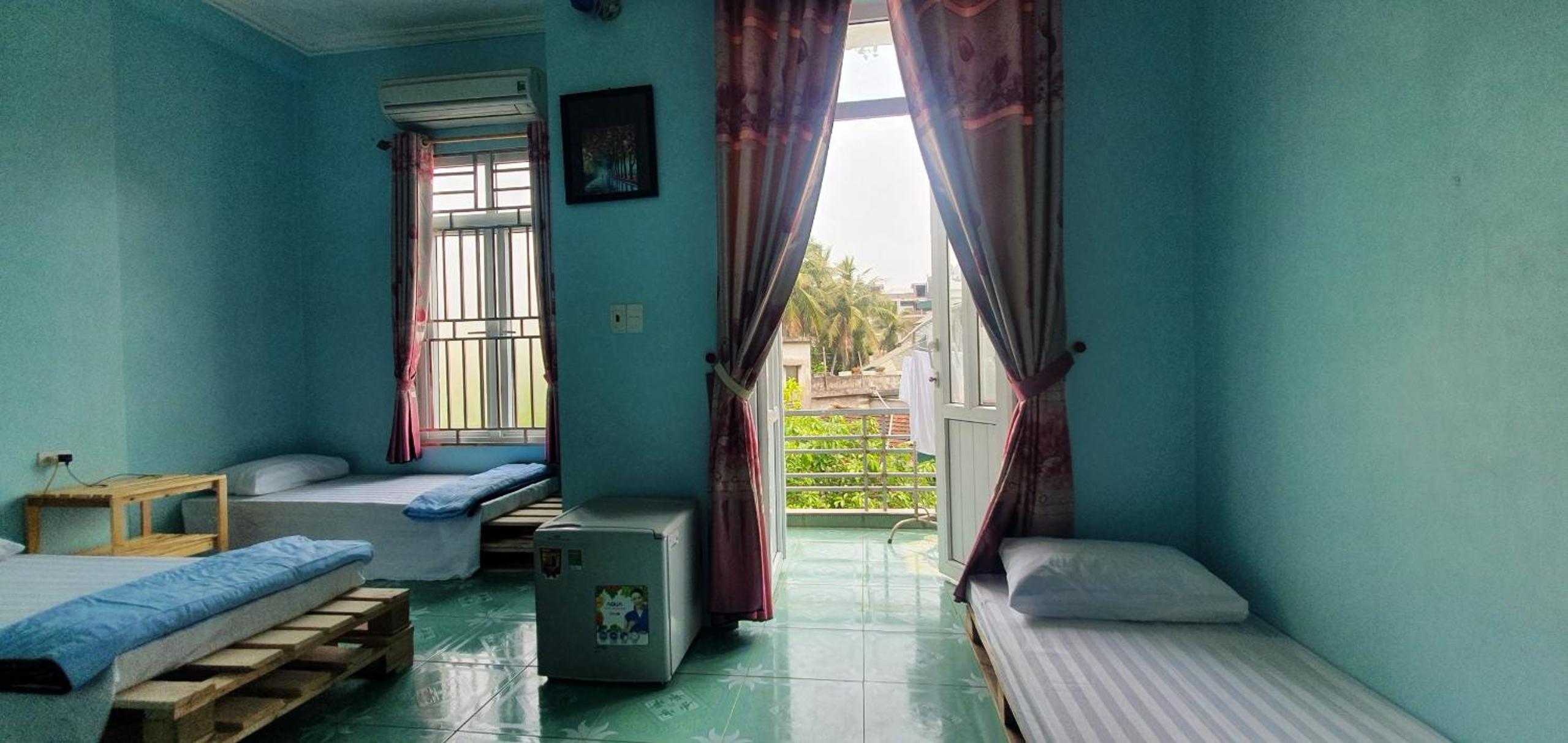 6-Bed Mixed Dormitory Room photo 2
