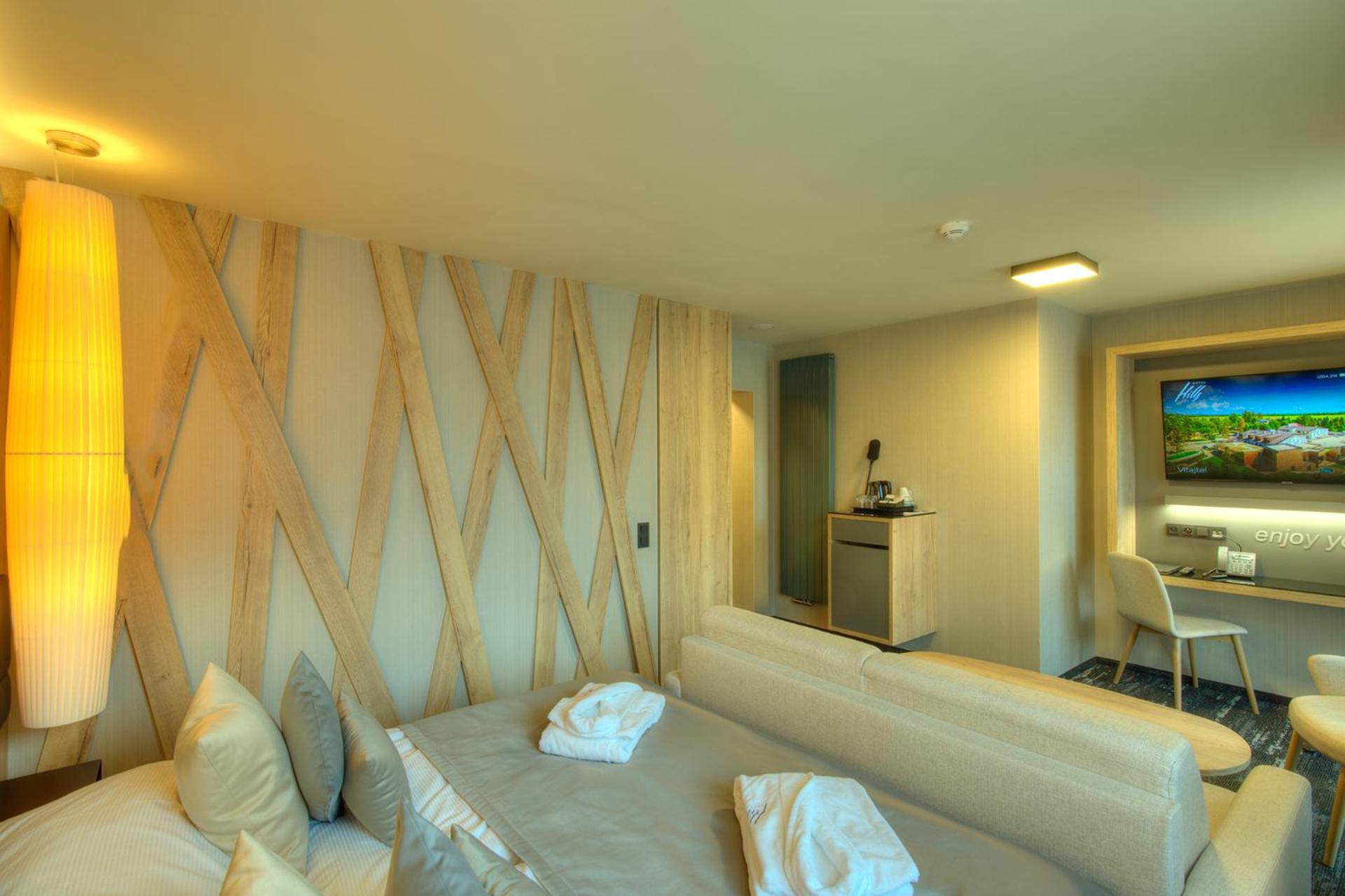 Double Lux Room  (2 Adults + 2 Children) - Photo 1
