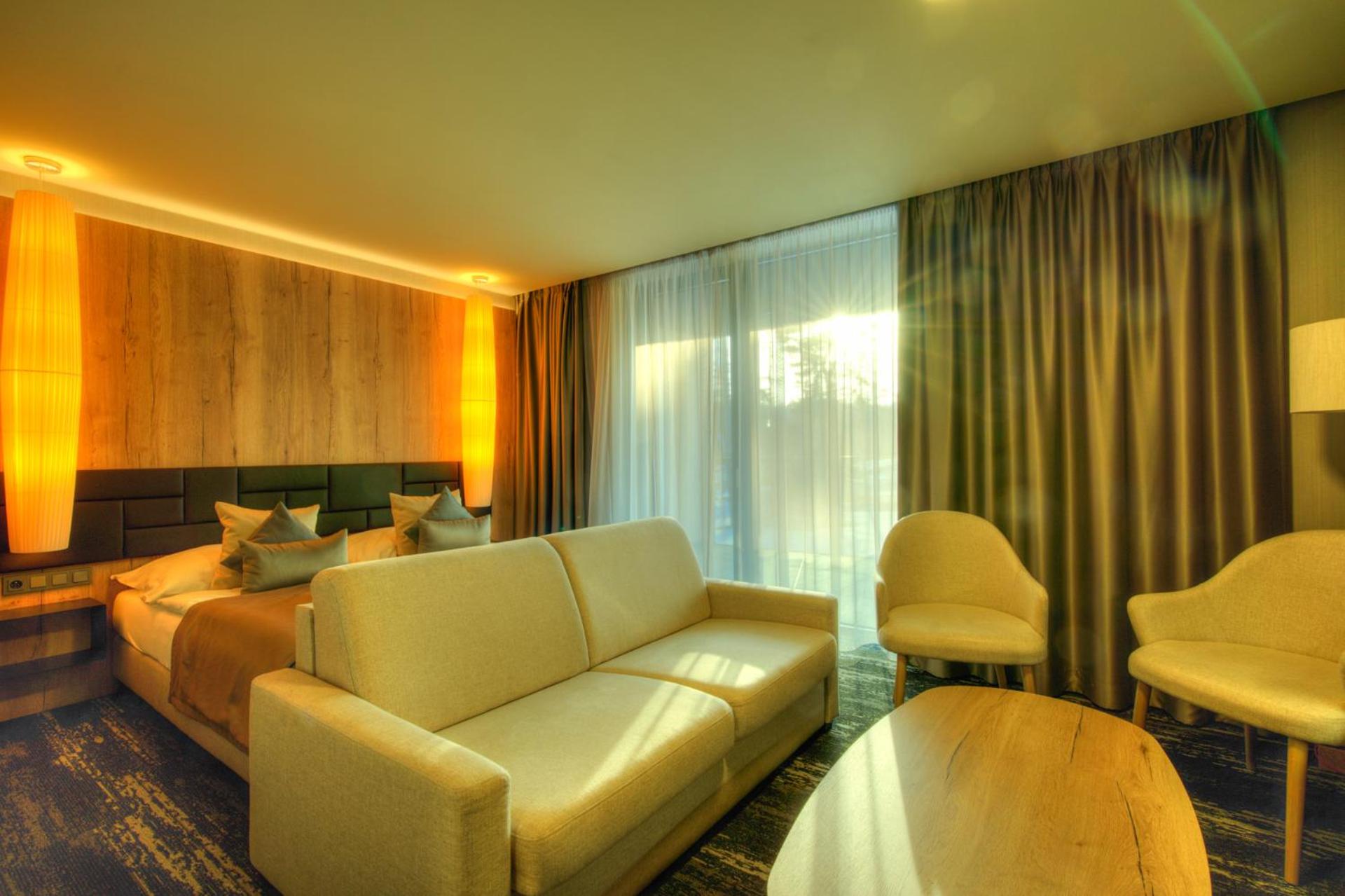 Double Lux Room  (2 Adults + 2 Children) - Photo 2