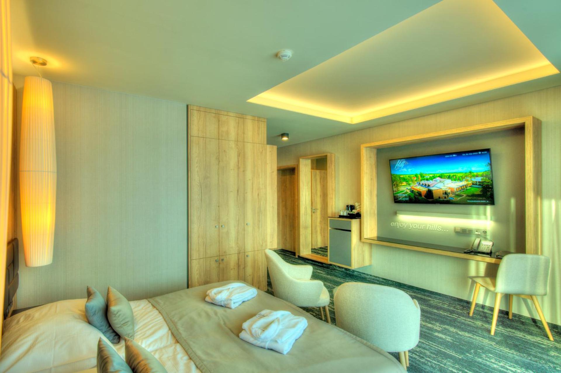 Double Room with Extra Bed - Photo 3