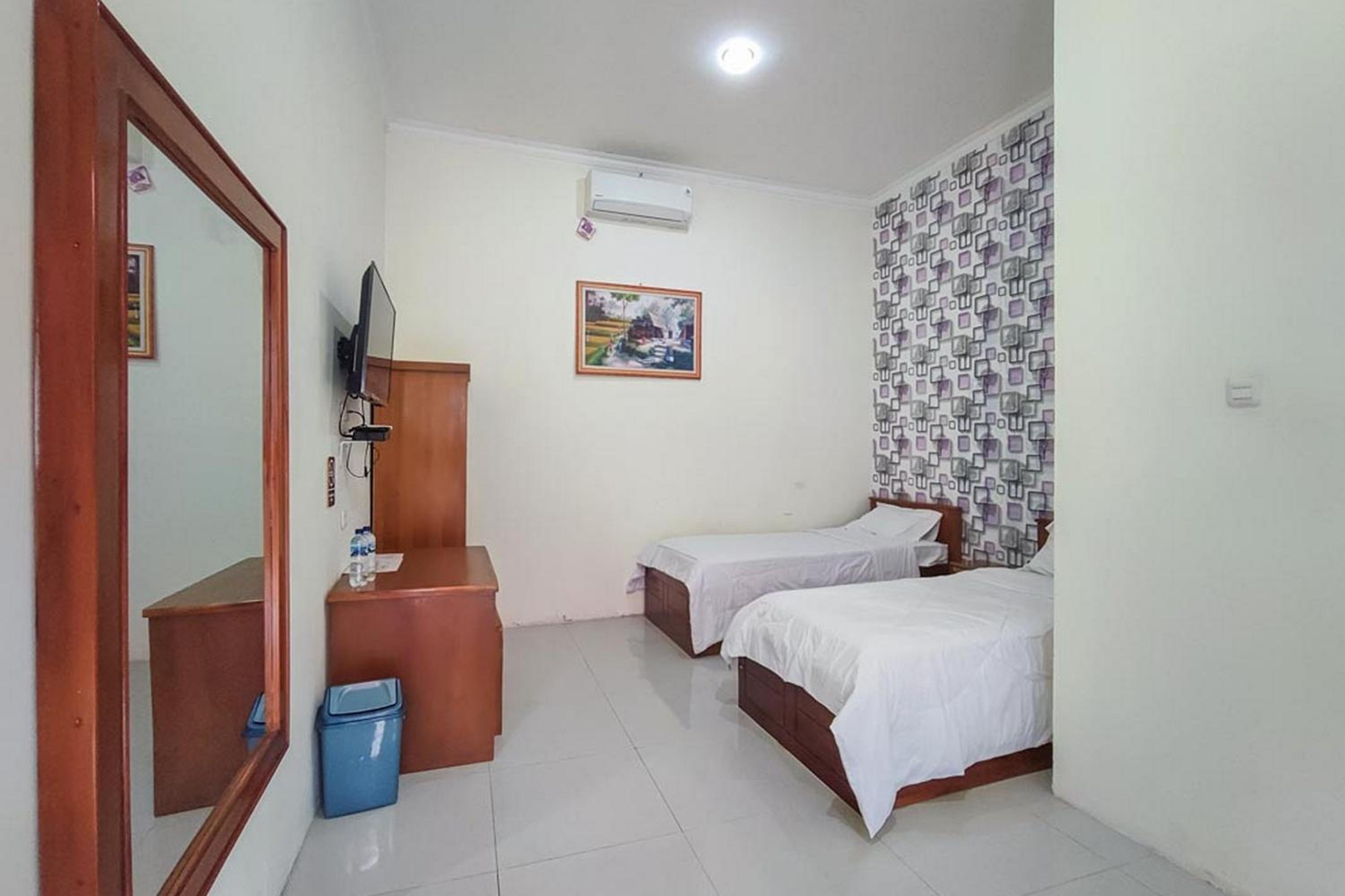 Twin Room - Photo 4