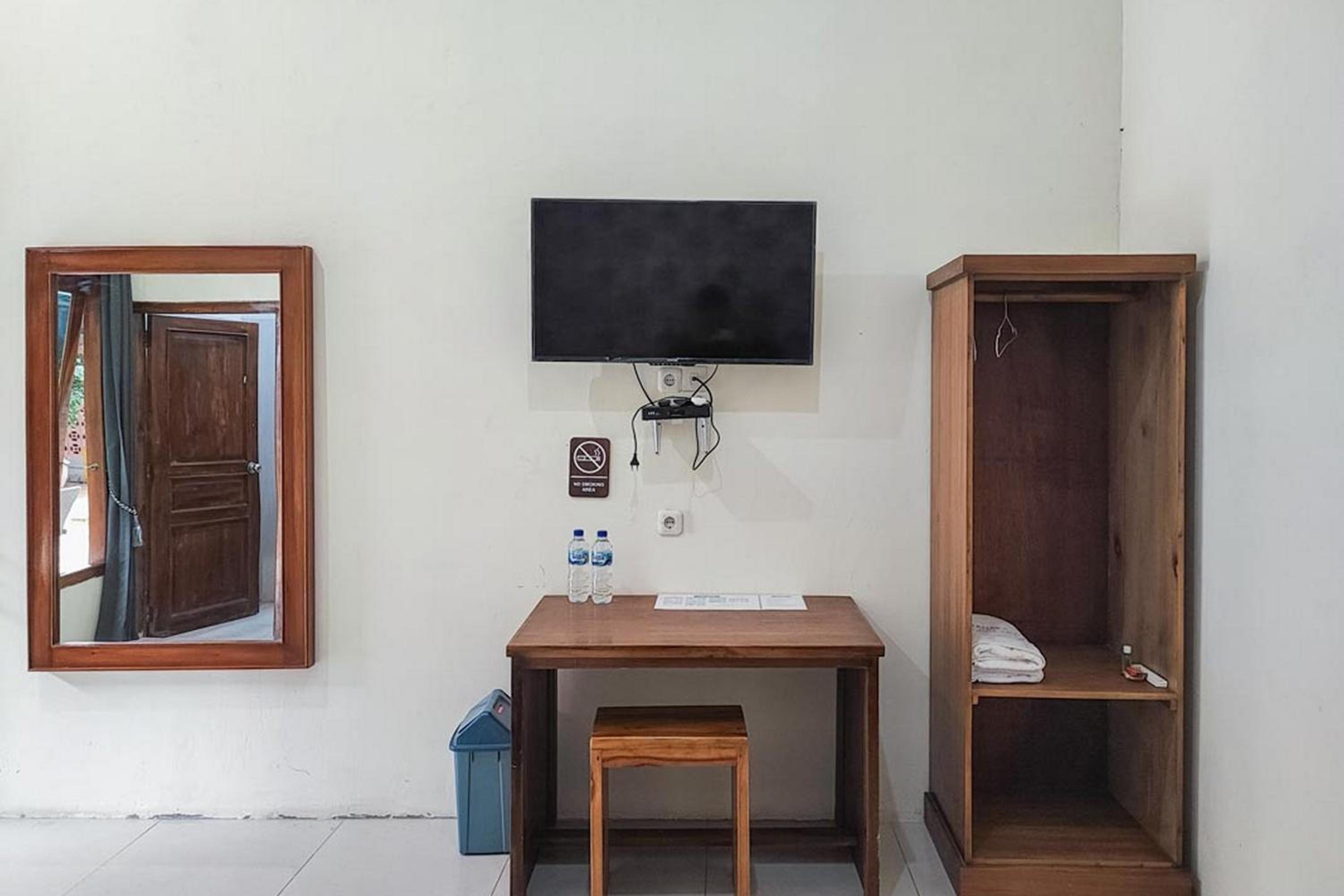 Twin Room - Photo 2