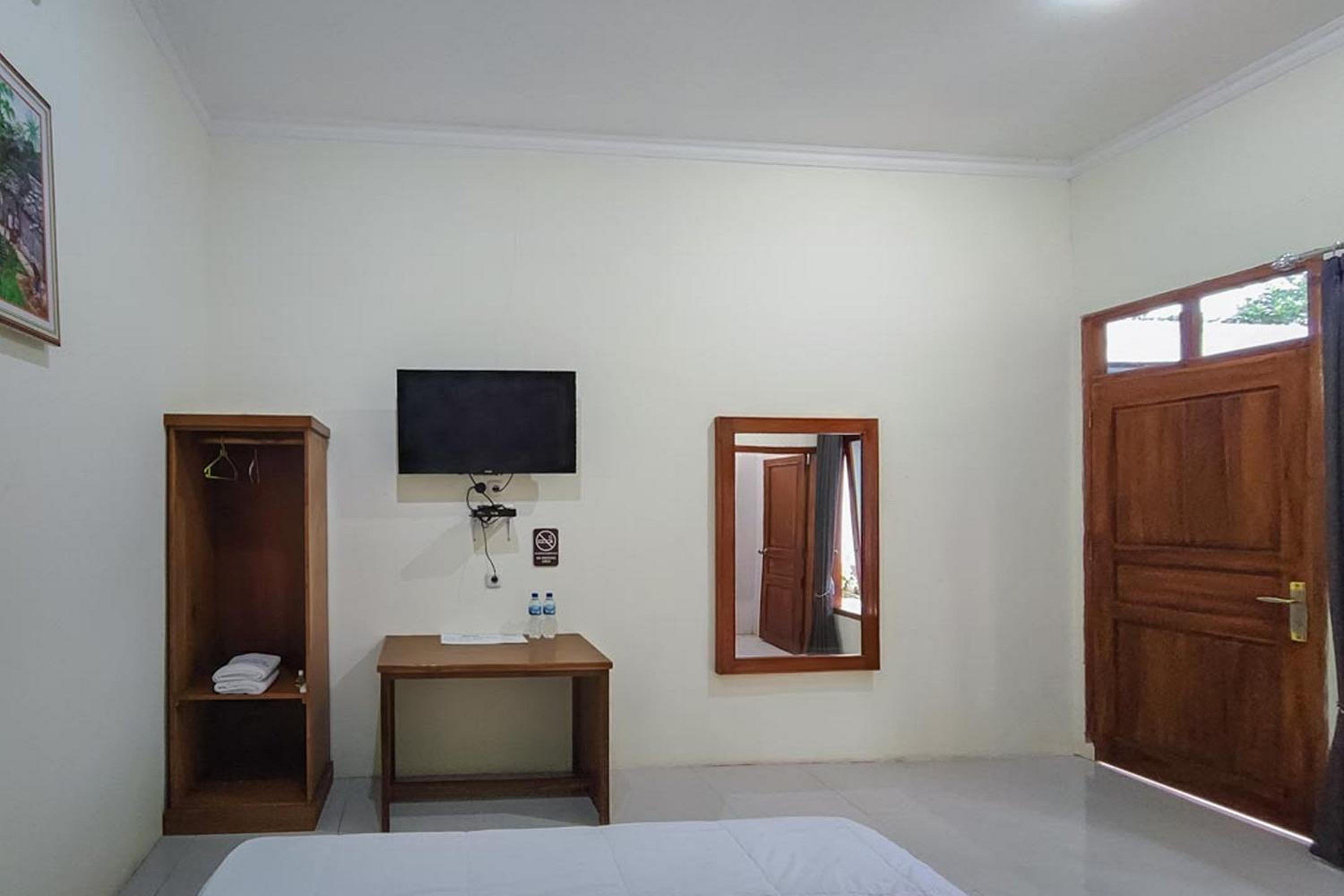 Twin Room - Photo 13
