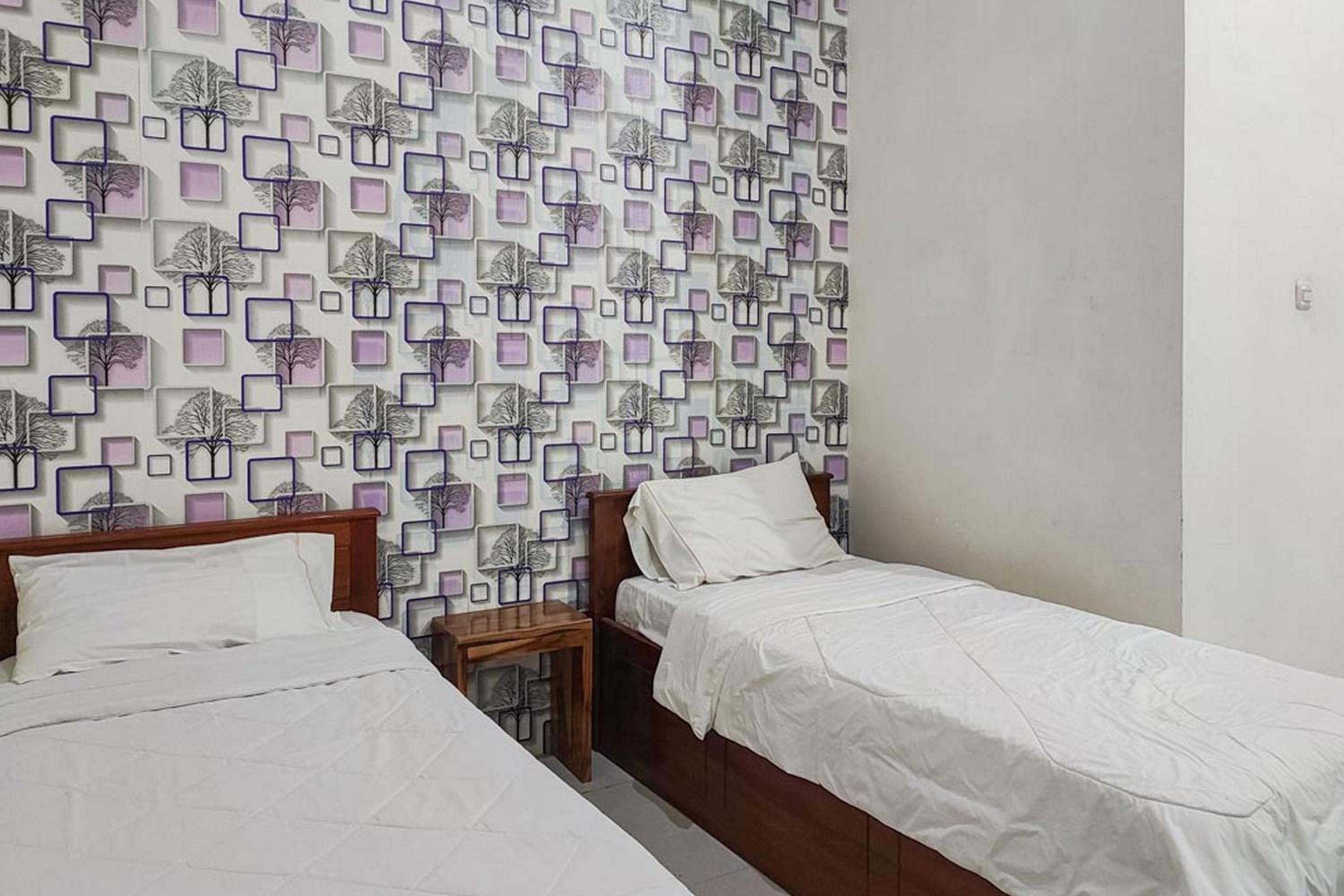 Twin Room - Photo 9