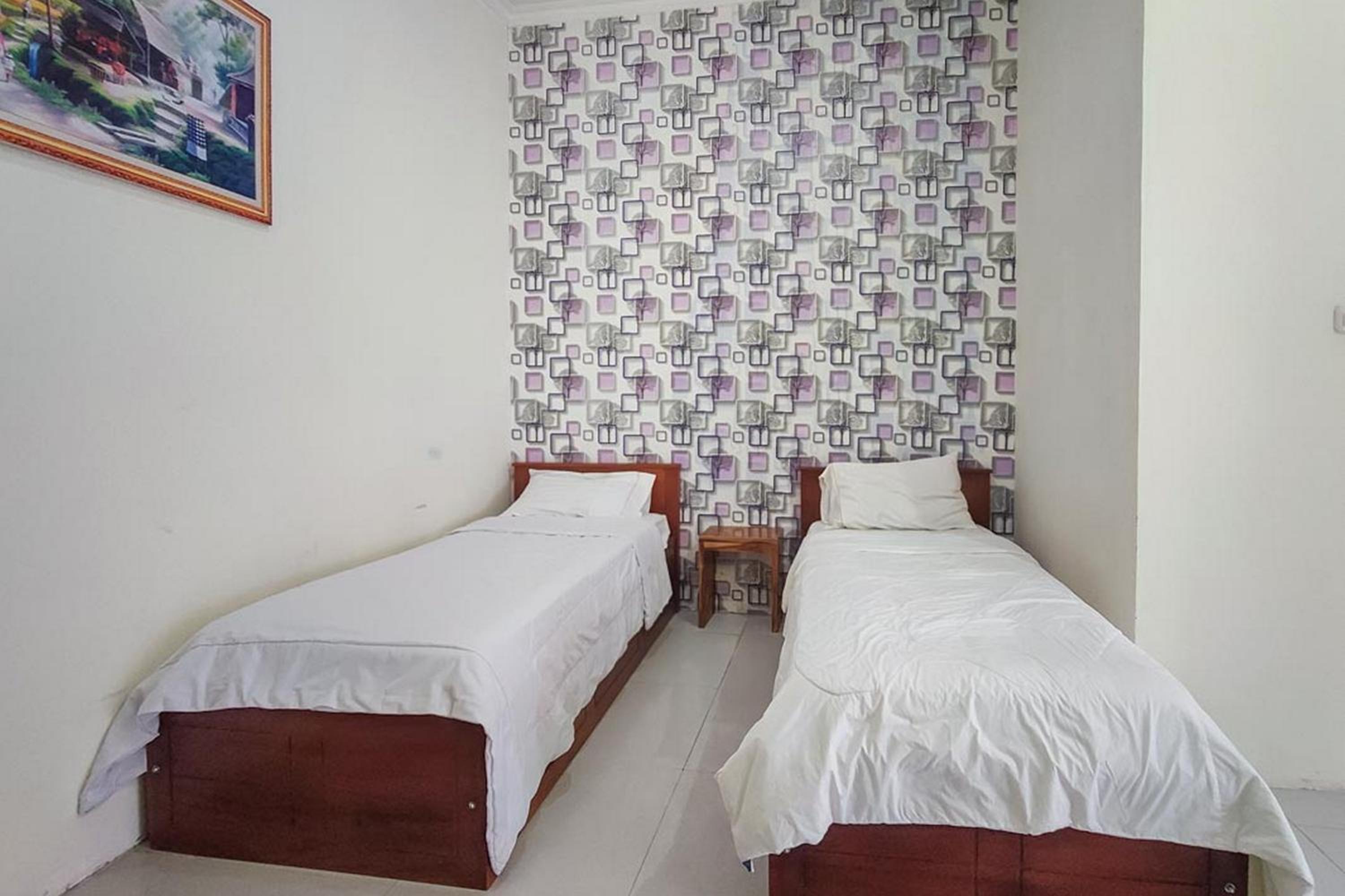 Twin Room - Photo 5