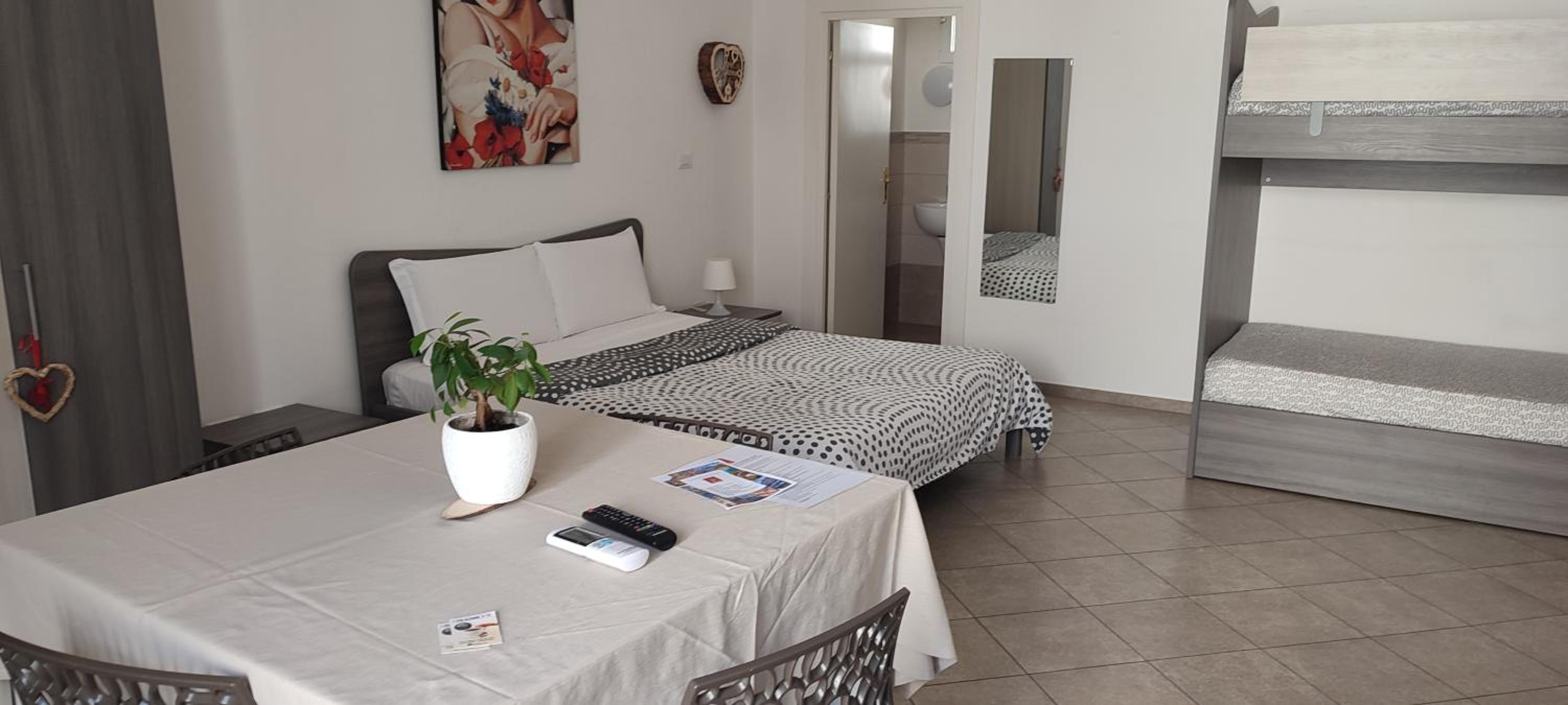 Deluxe Family Room - Photo 8