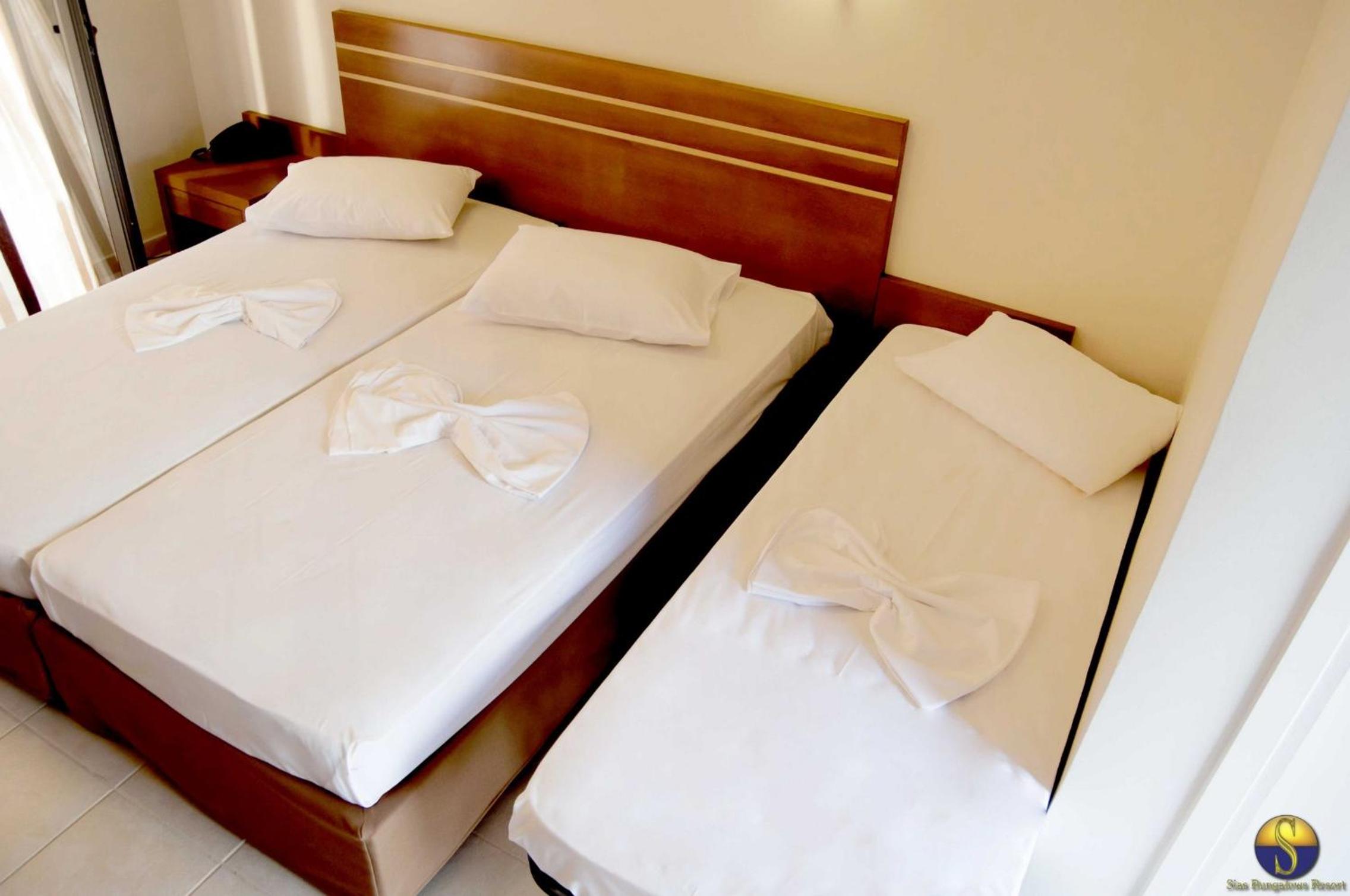 Double or Twin Room with Extra Bed photo 3