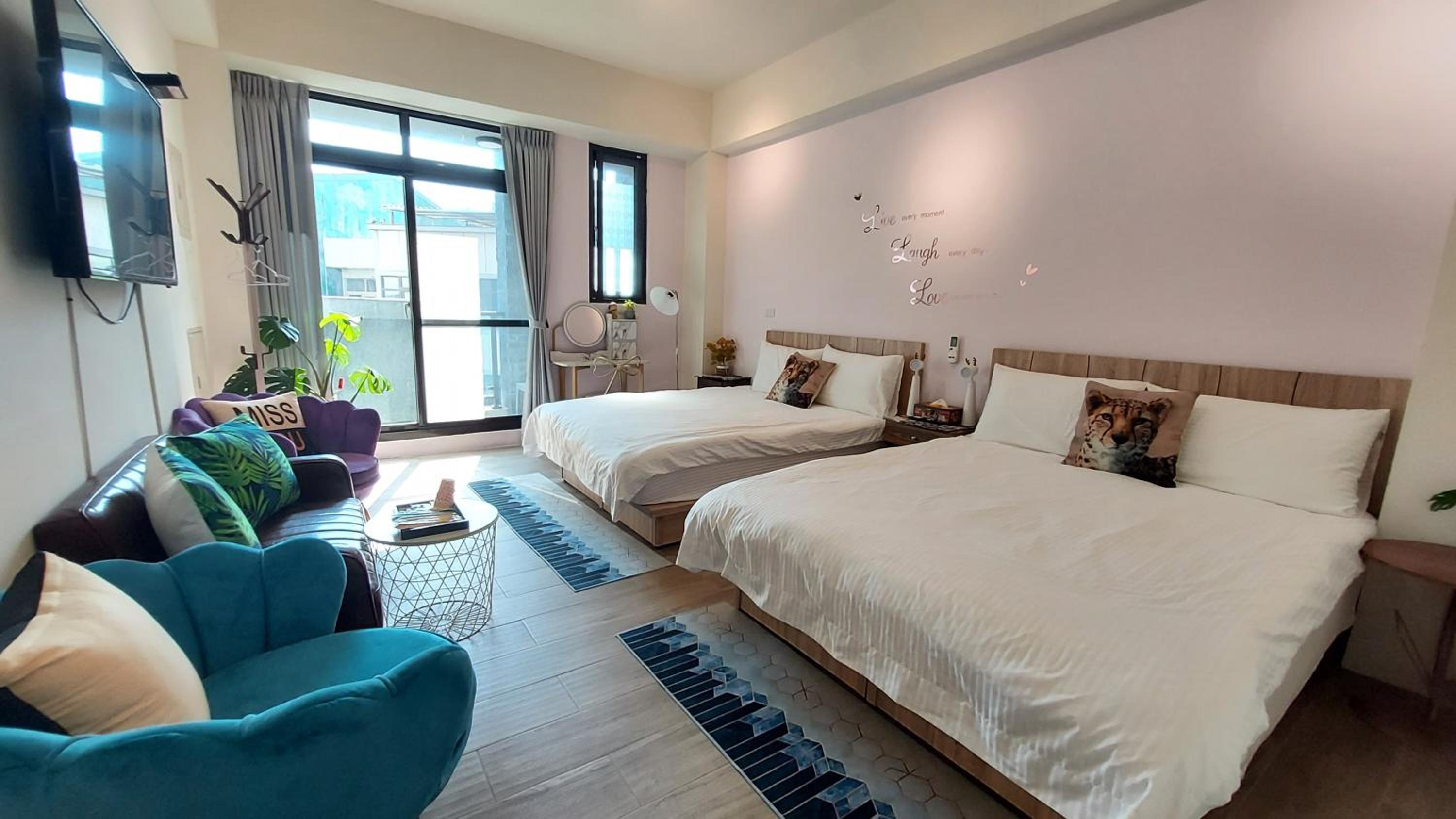 Quadruple Room with Private Bathroom photo 2