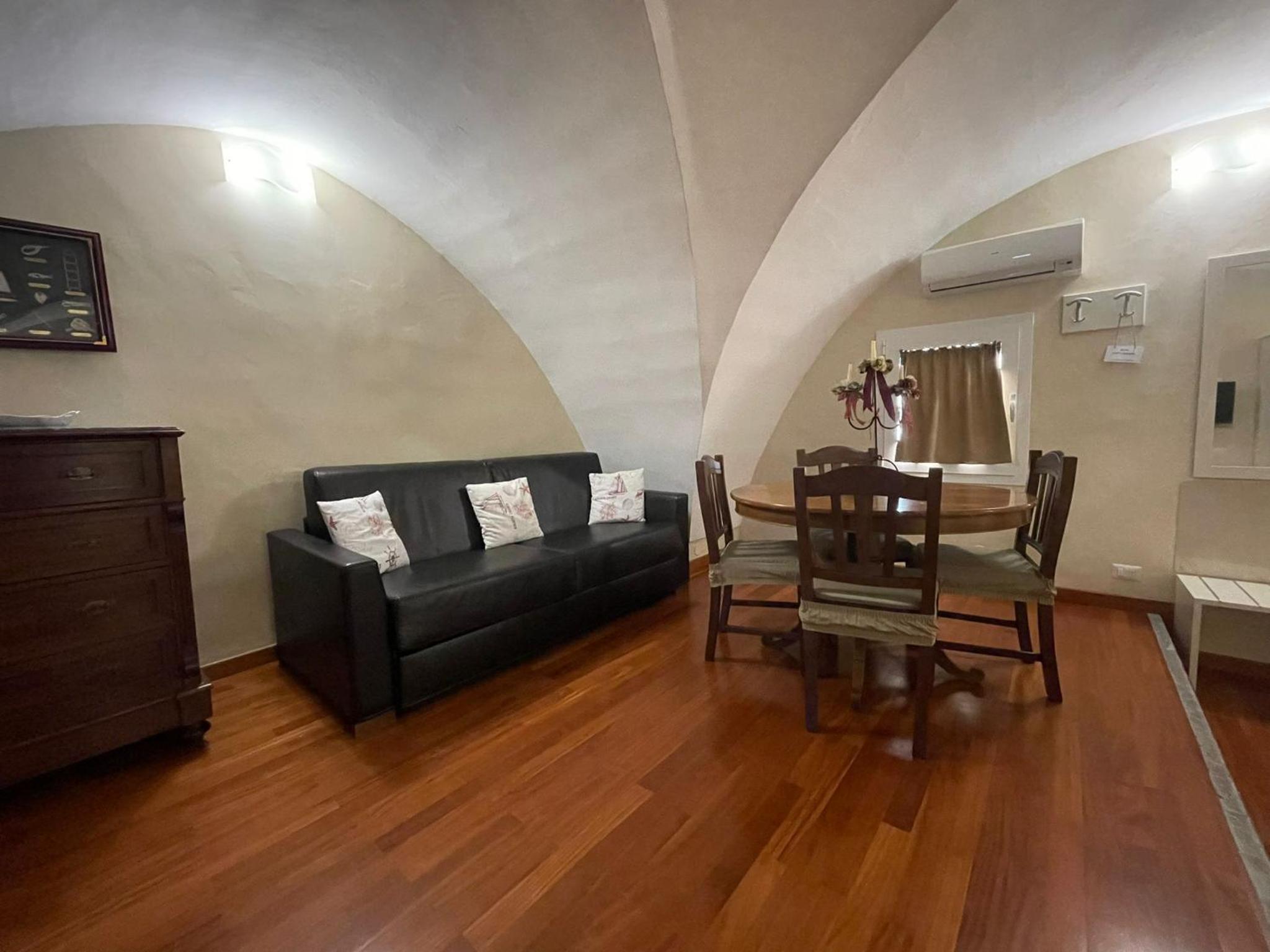 Two-Bedroom Apartment - Photo 5