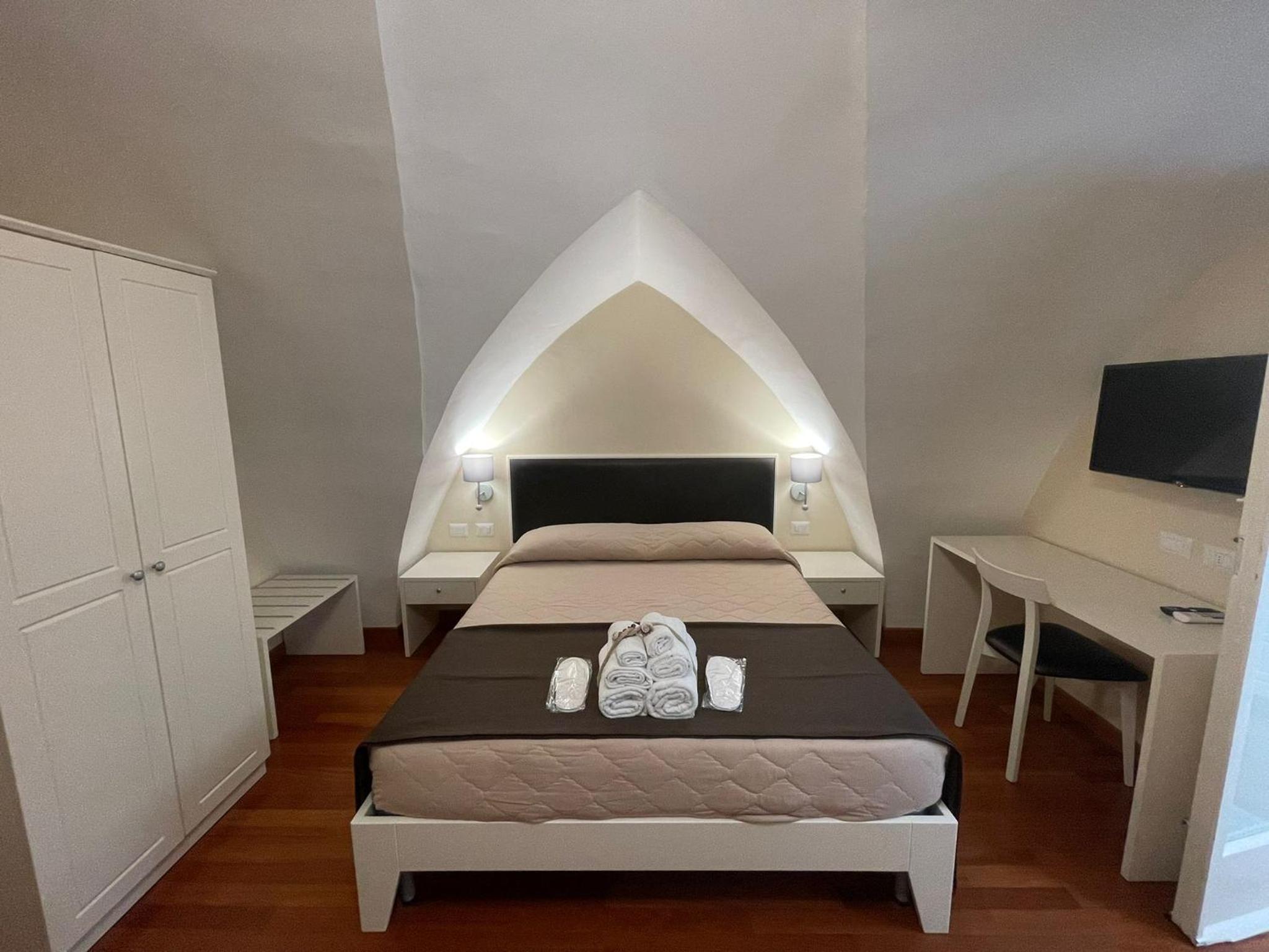 Two-Bedroom Apartment - Photo 25