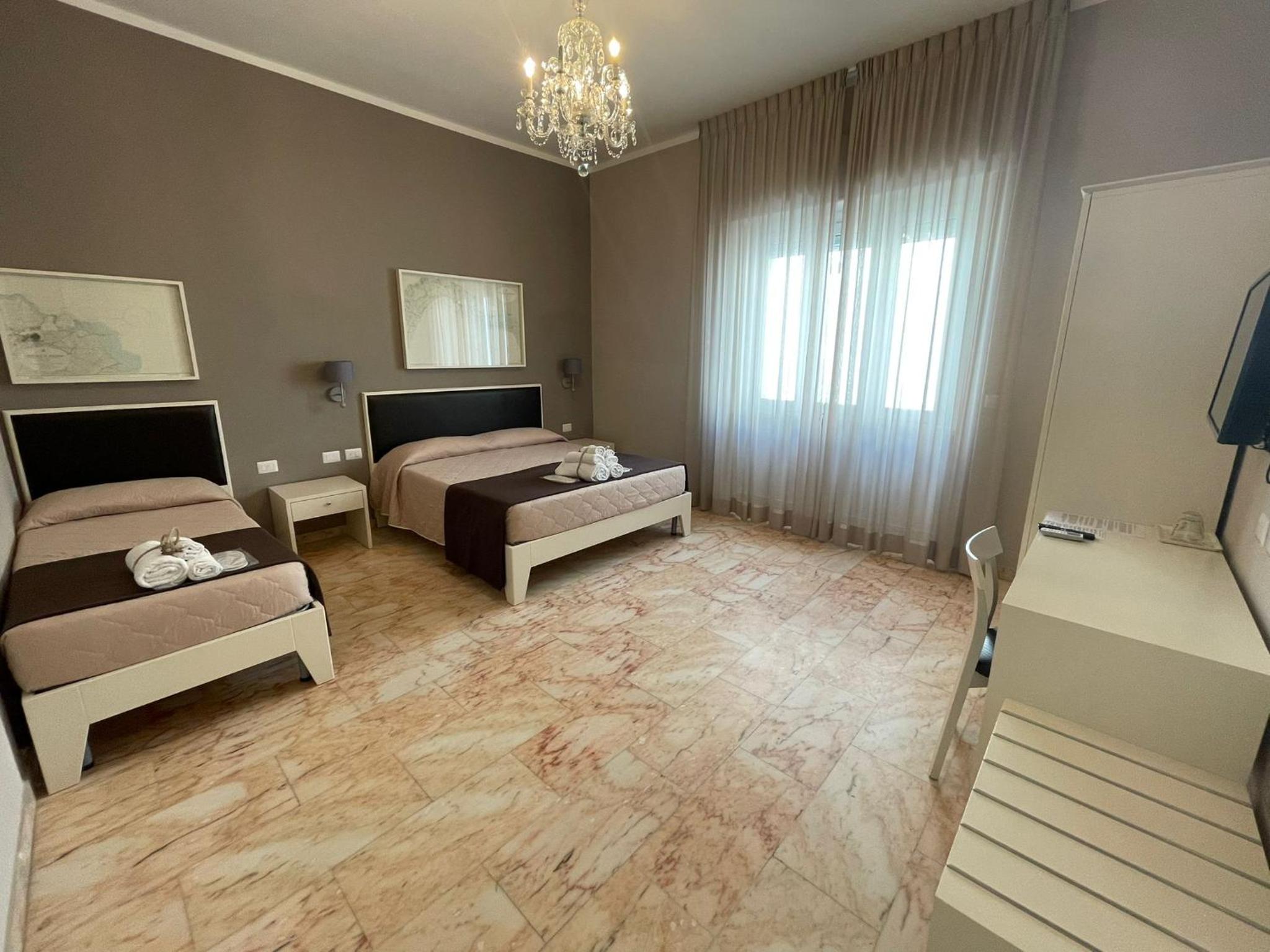 Comfort Triple Room - Photo 9