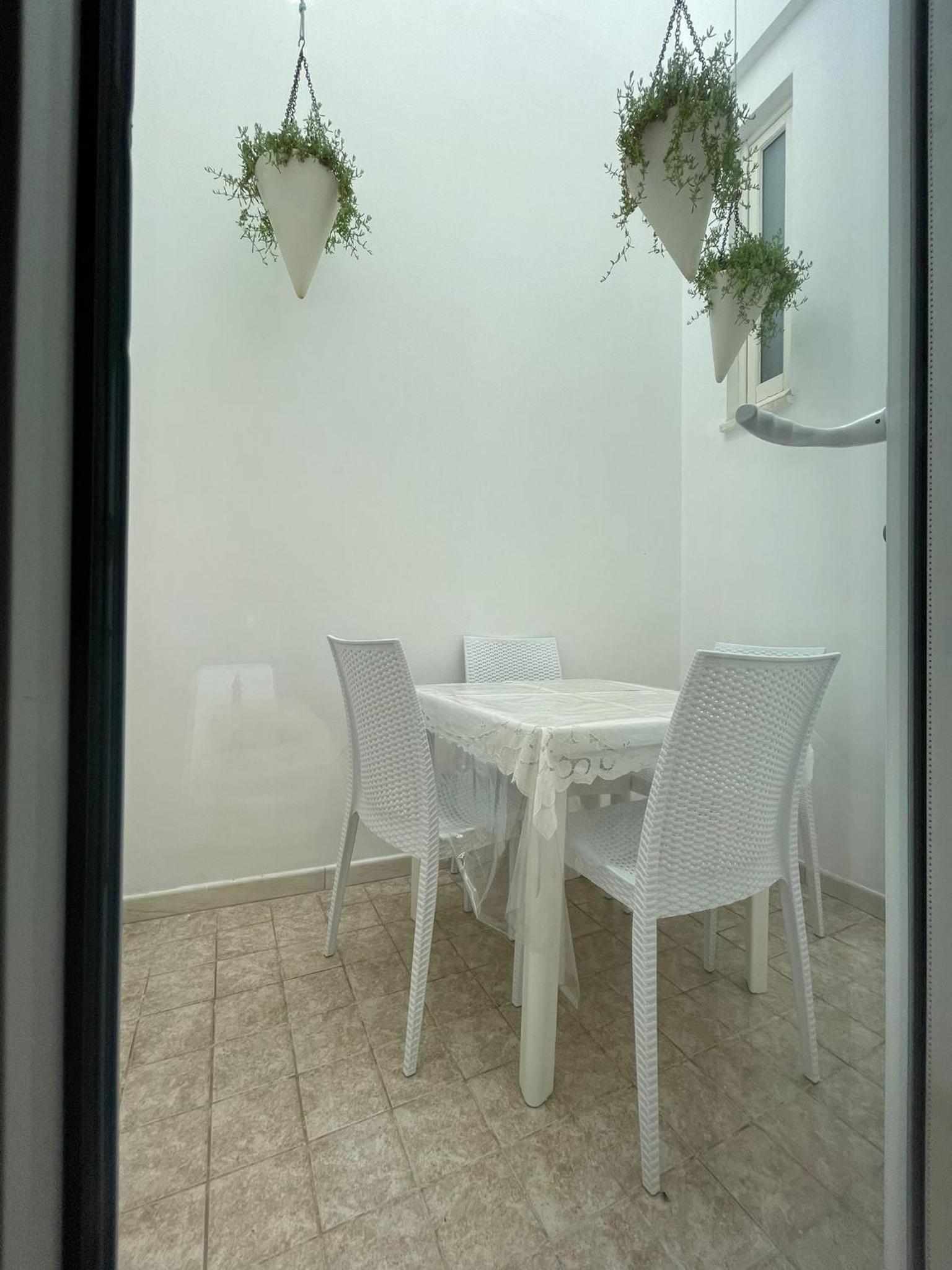 One-Bedroom Apartment - Photo 4