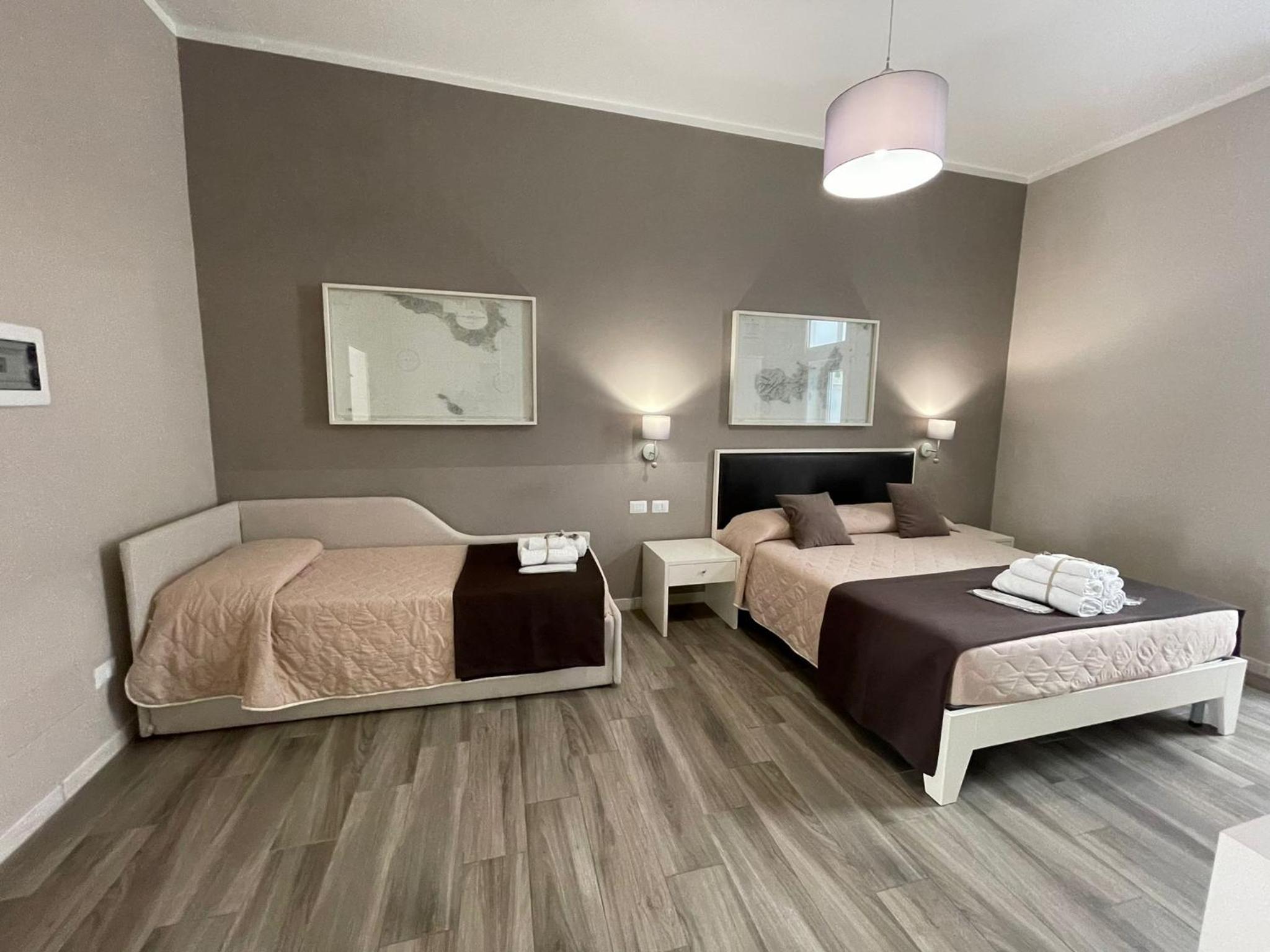 One-Bedroom Apartment - Photo 2
