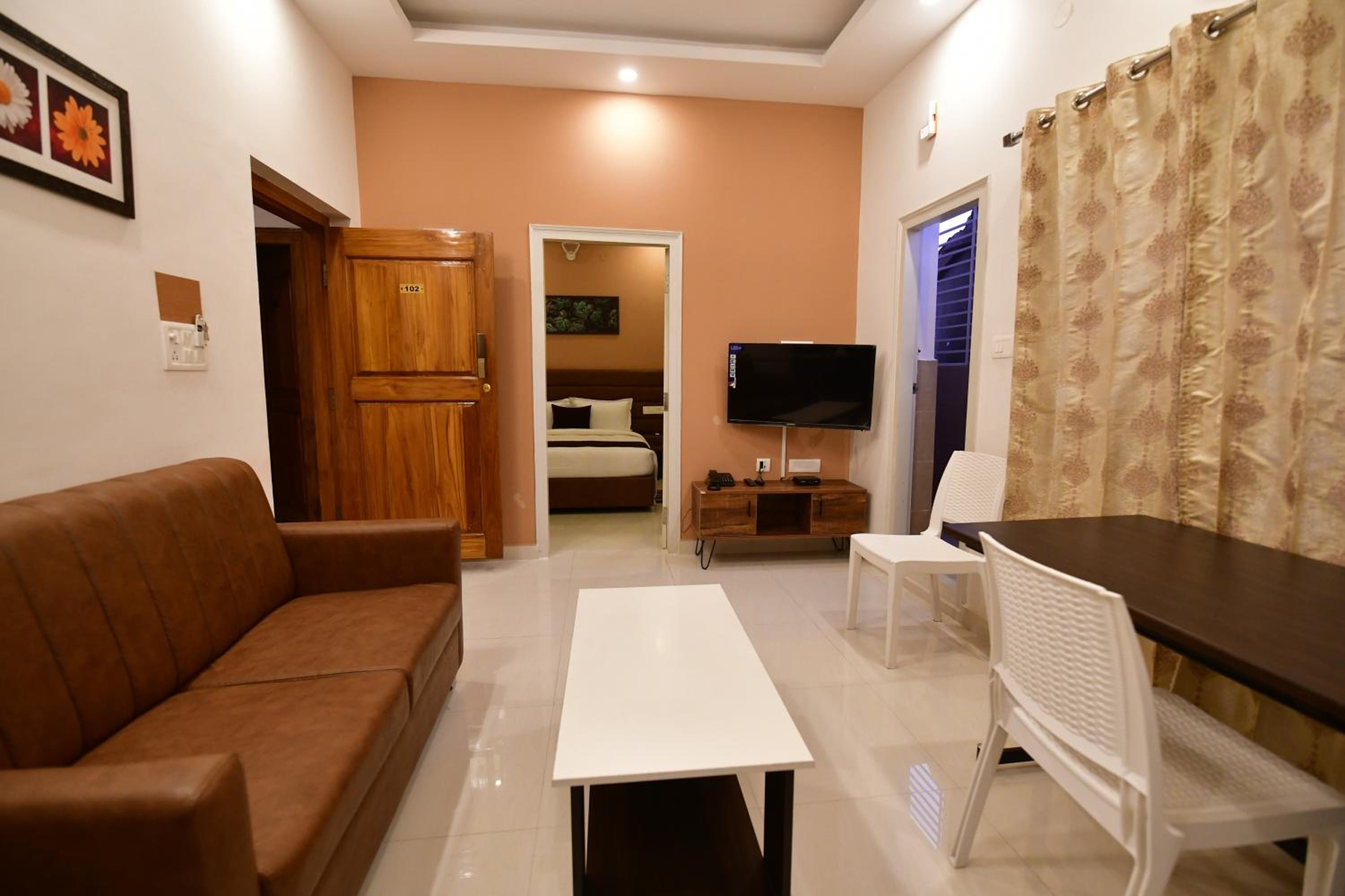 One-Bedroom Apartment - Photo 25