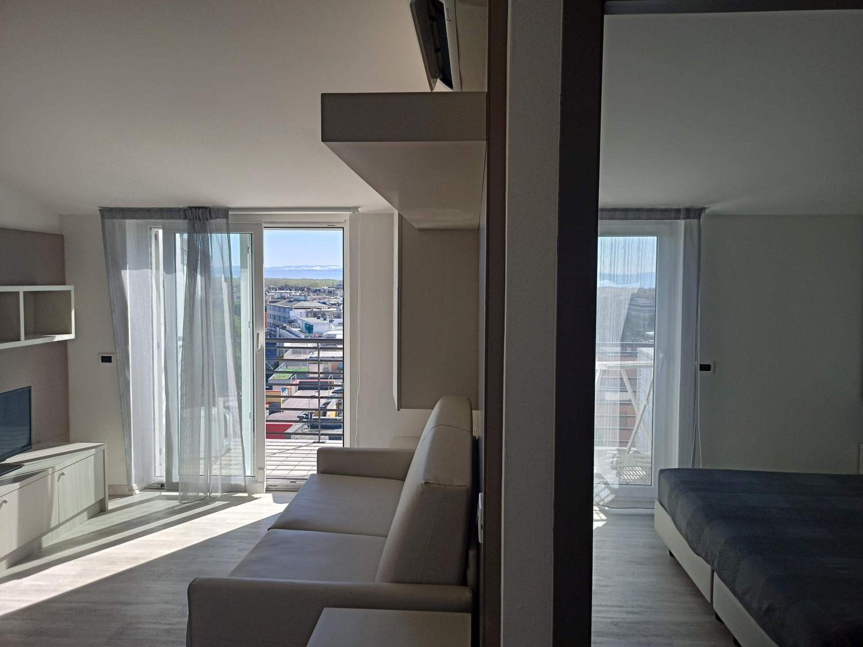 Suite with View - Photo 14