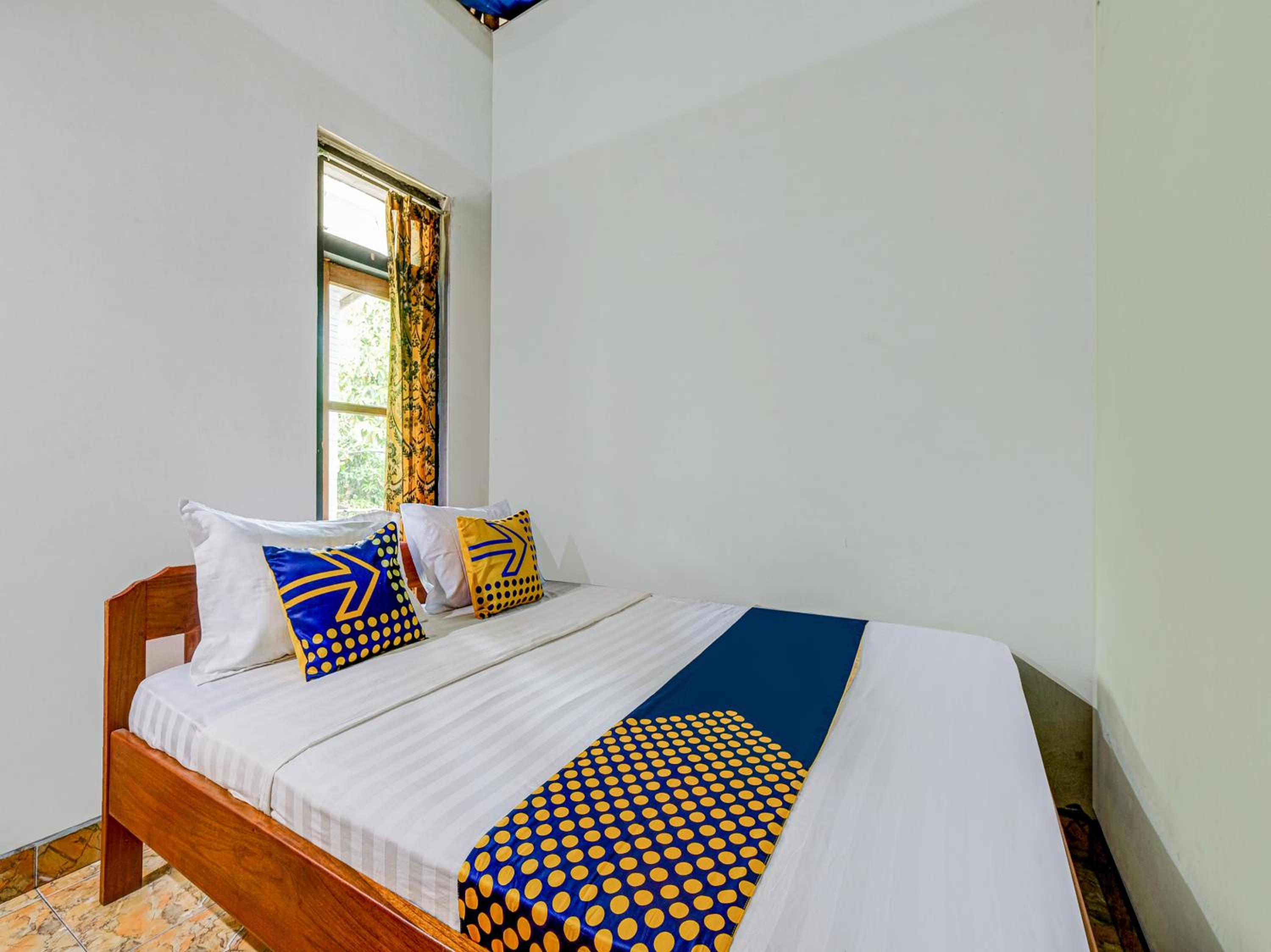 Double Room - Photo 9