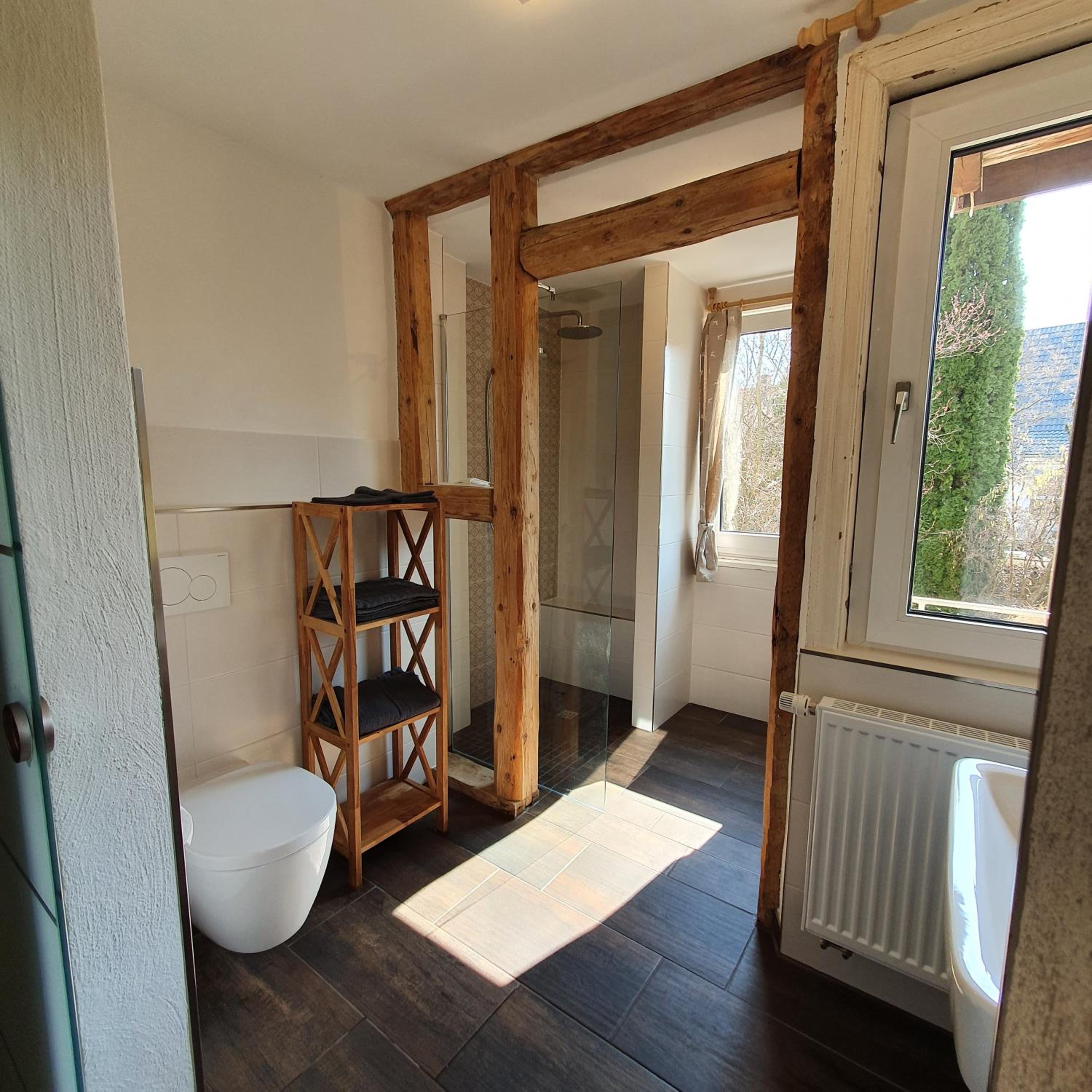 One-Bedroom Apartment - Photo 6
