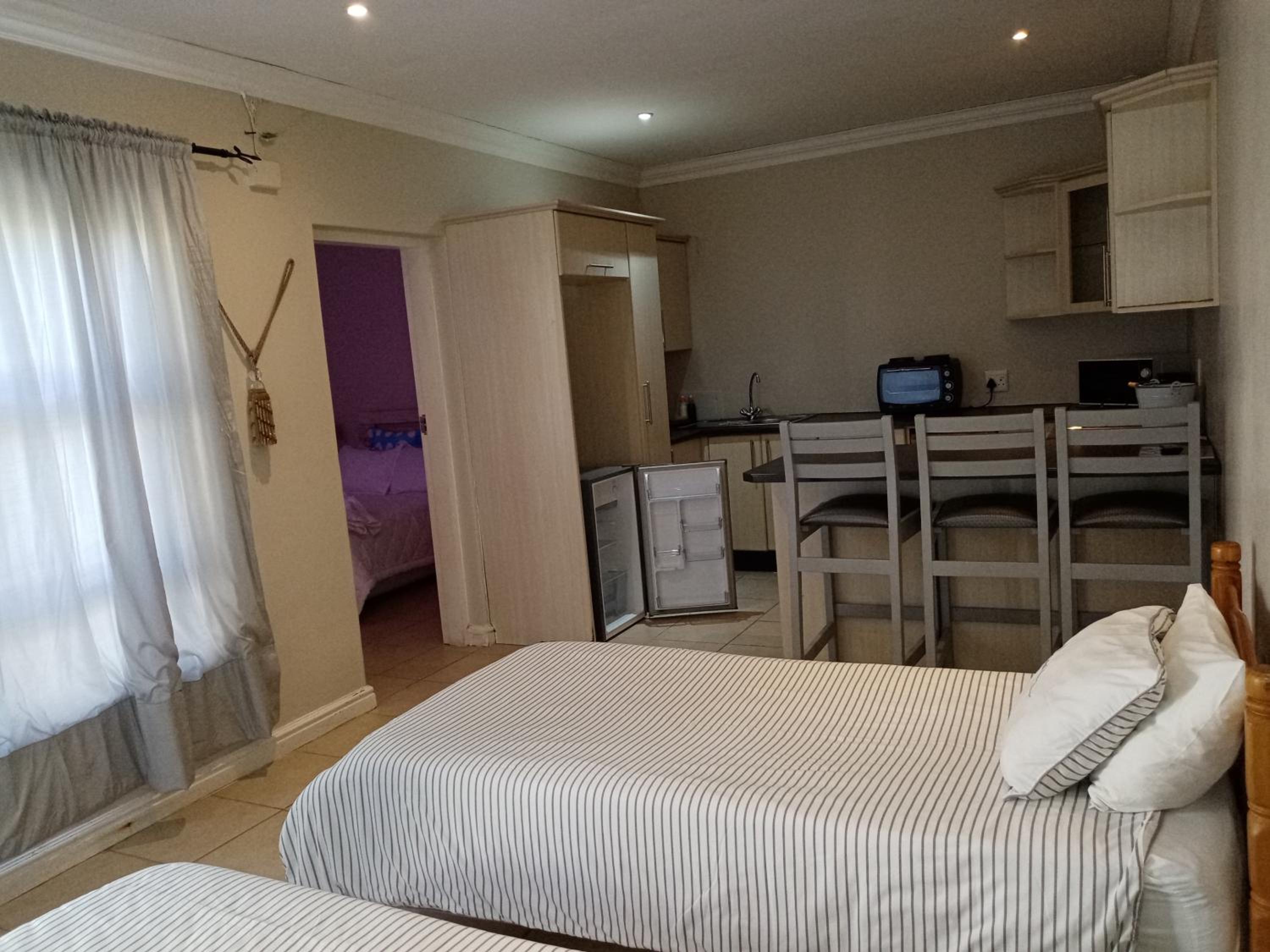 Family Double Room - Photo 5