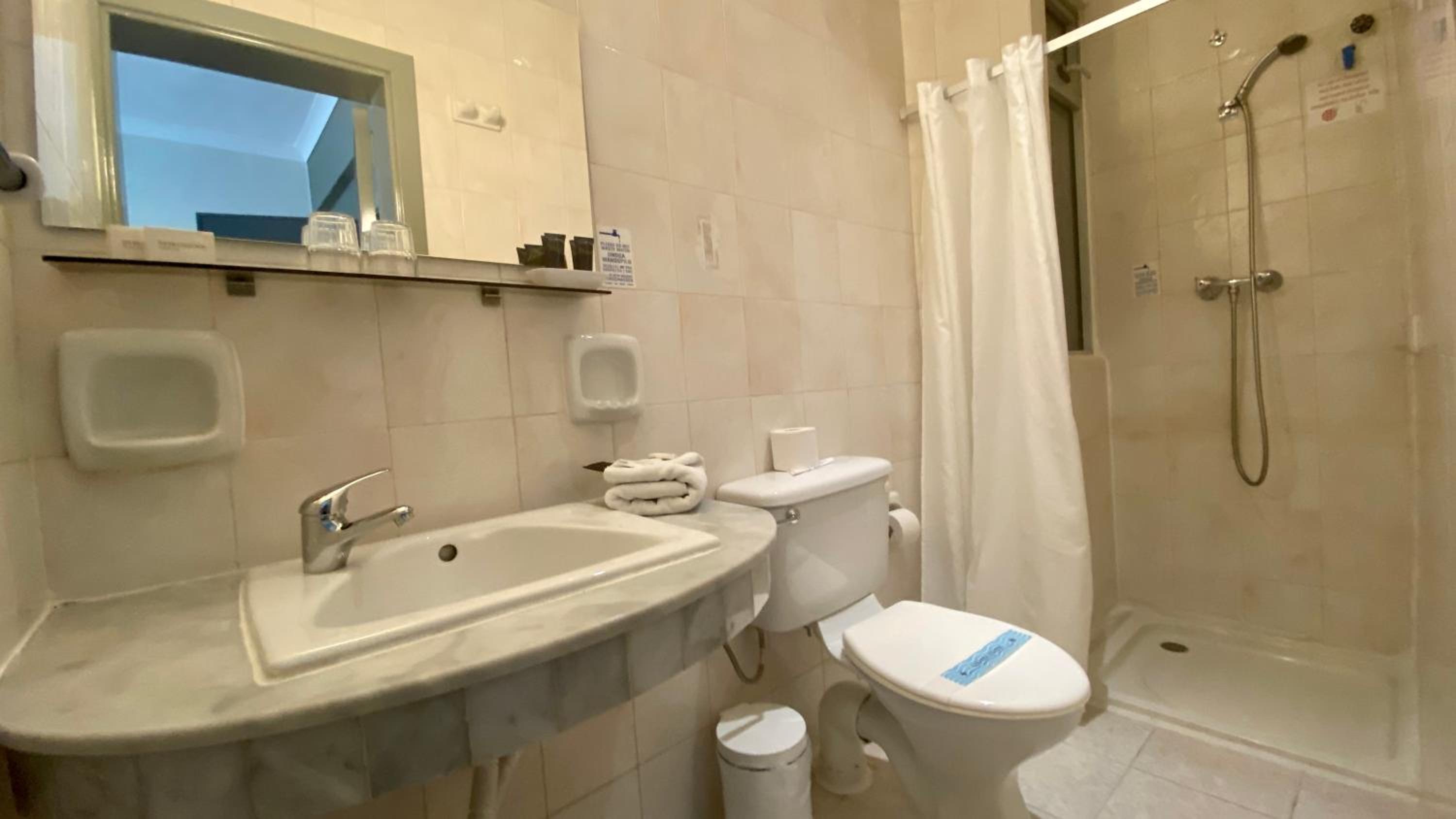 Superior Twin Room with Sea View - Photo 22