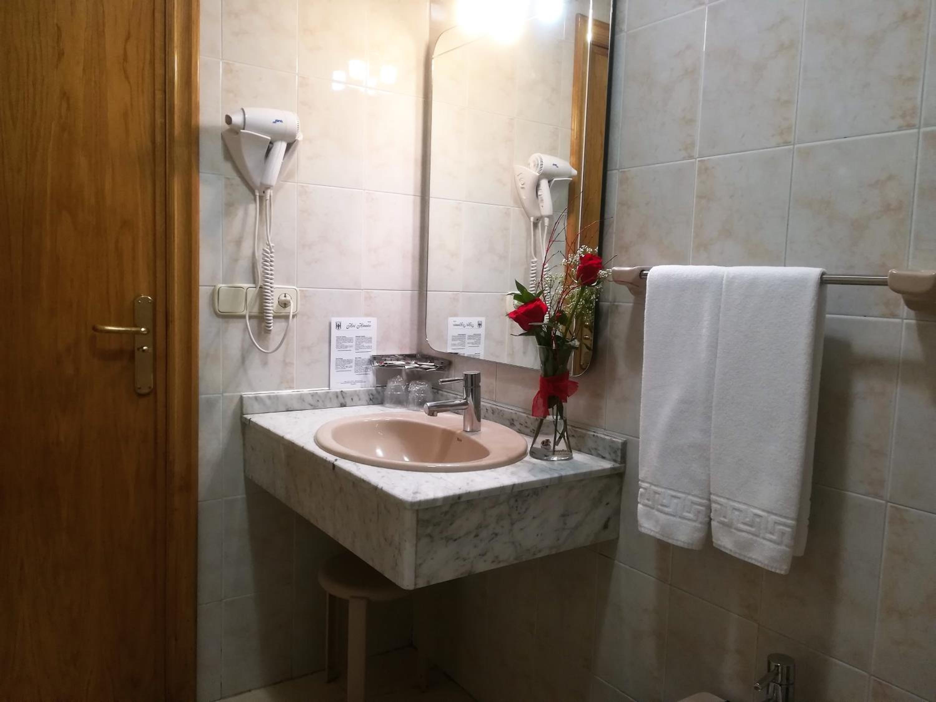 Triple Room (2 Adults + 1 Child) photo 2
