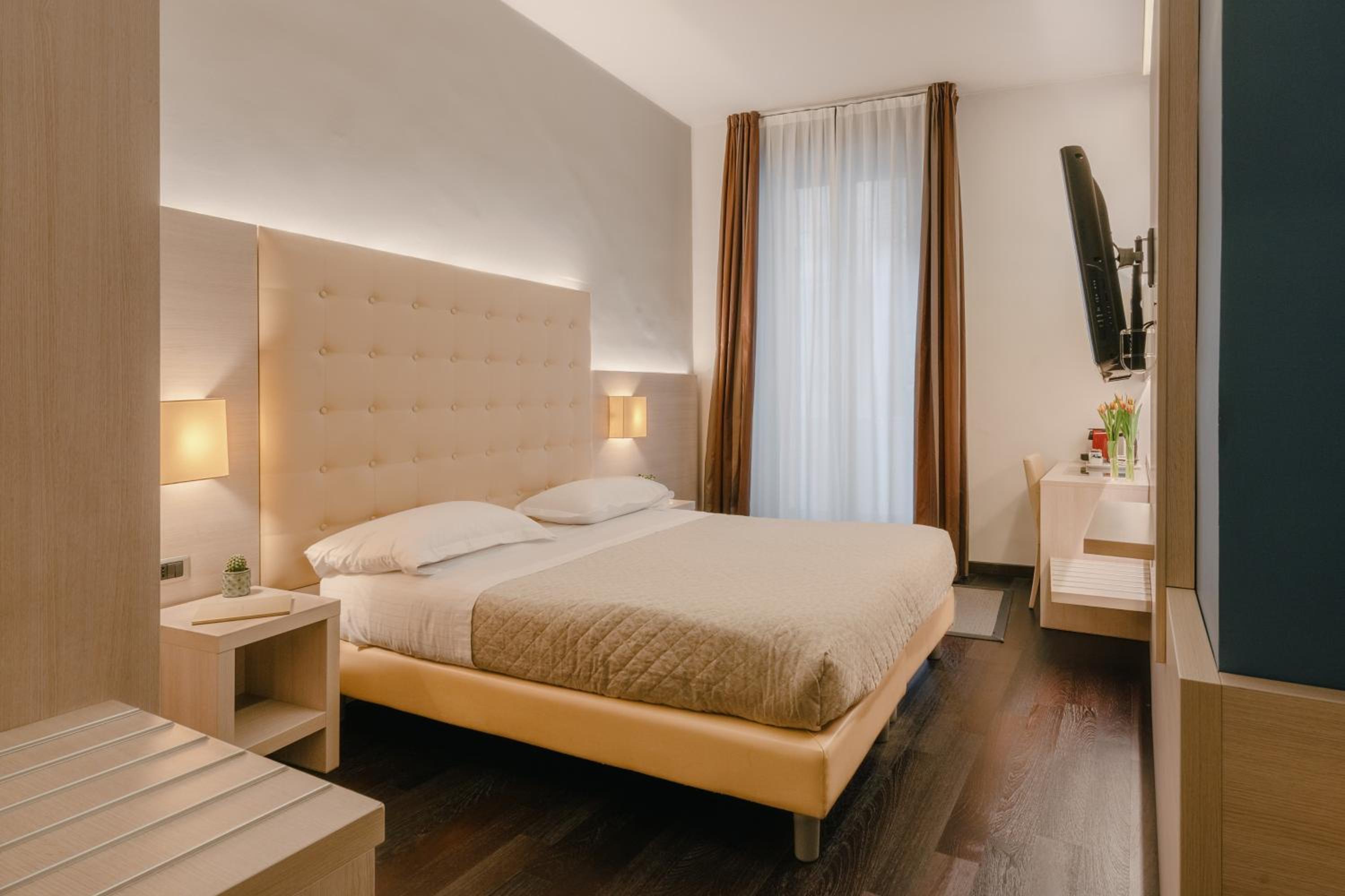 Superior Double or Twin Room - Photo 14