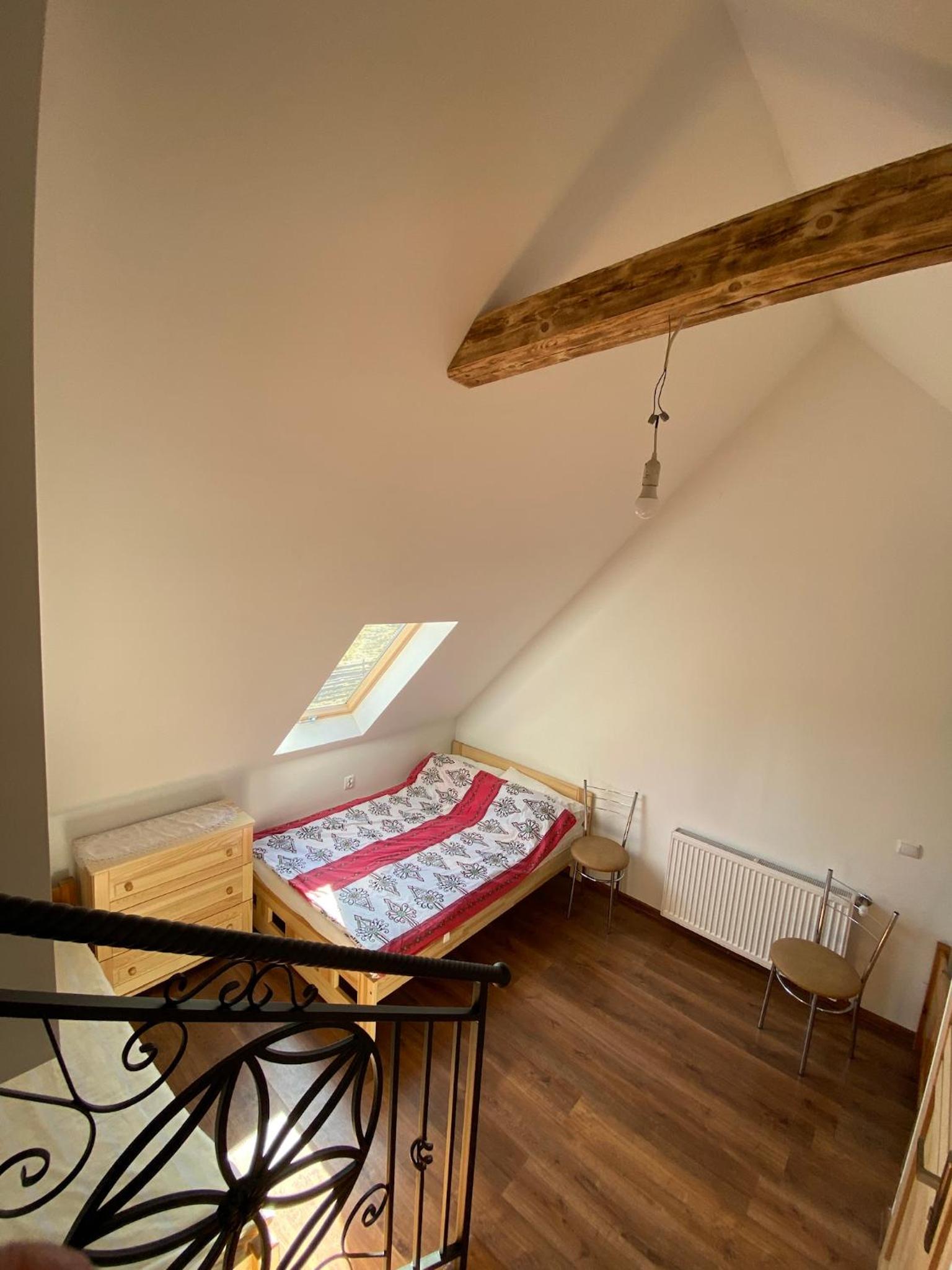 Quadruple Room with Bathroom - Photo 4