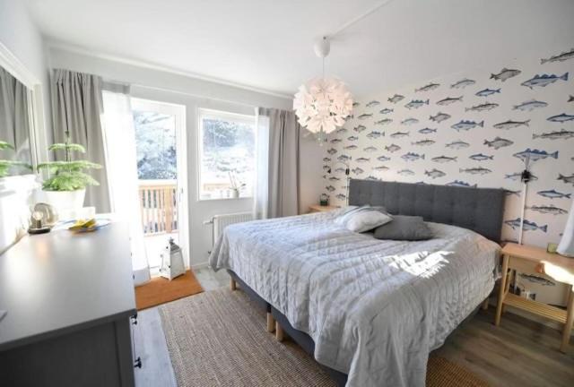 Apartment with Balcony photo 2