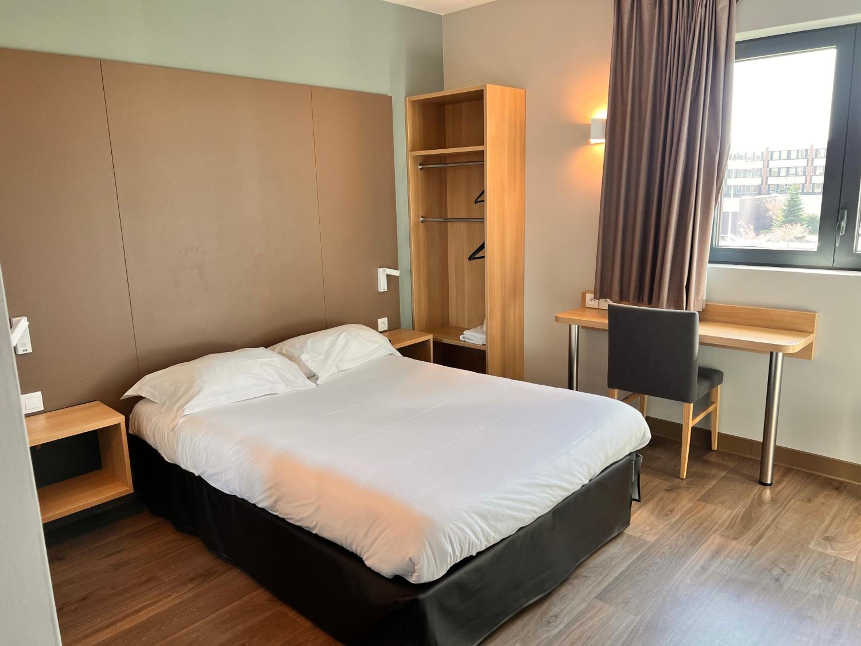 Large Double Room