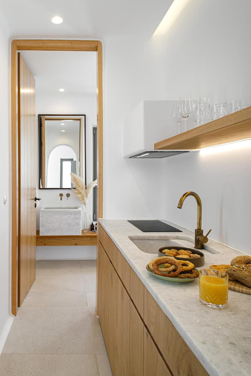 Suite with Private Pool - Photo 20
